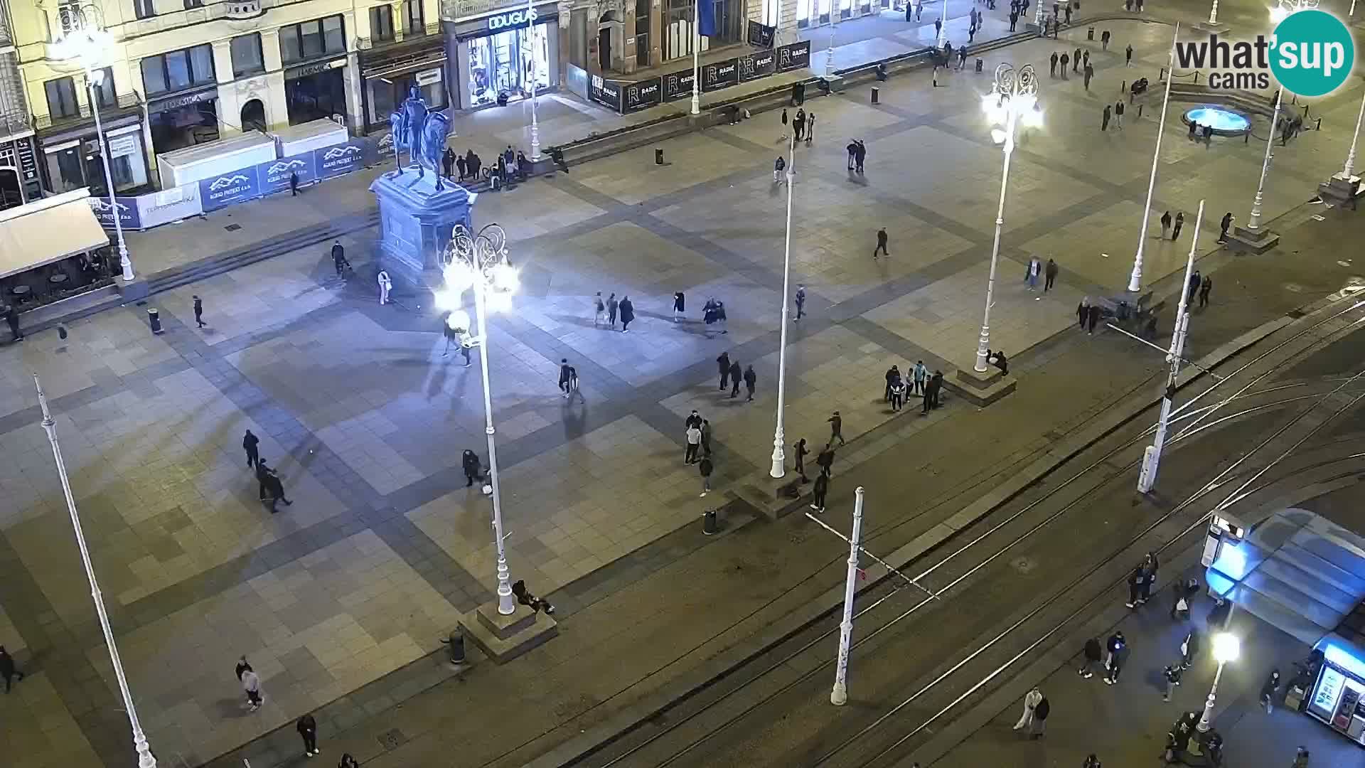 Trg Bana Jelačića v živo Zagreb – Hotel Dubrovnik