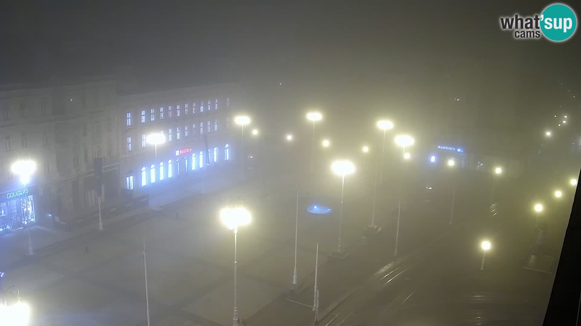 Trg Bana Jelačića web kamera Zagreb – Hotel Dubrovnik