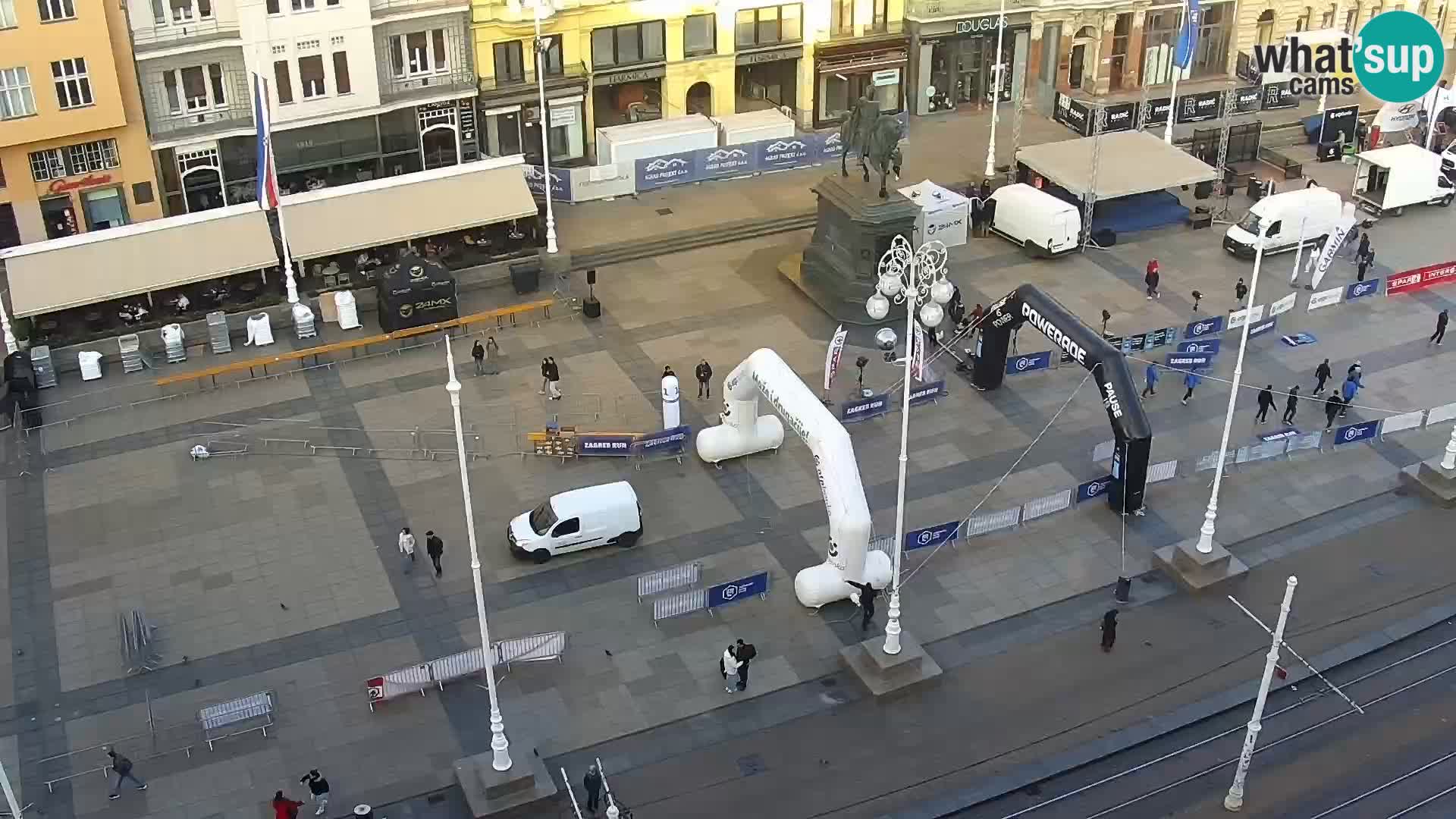 Trg Bana Jelačića v živo Zagreb – Hotel Dubrovnik