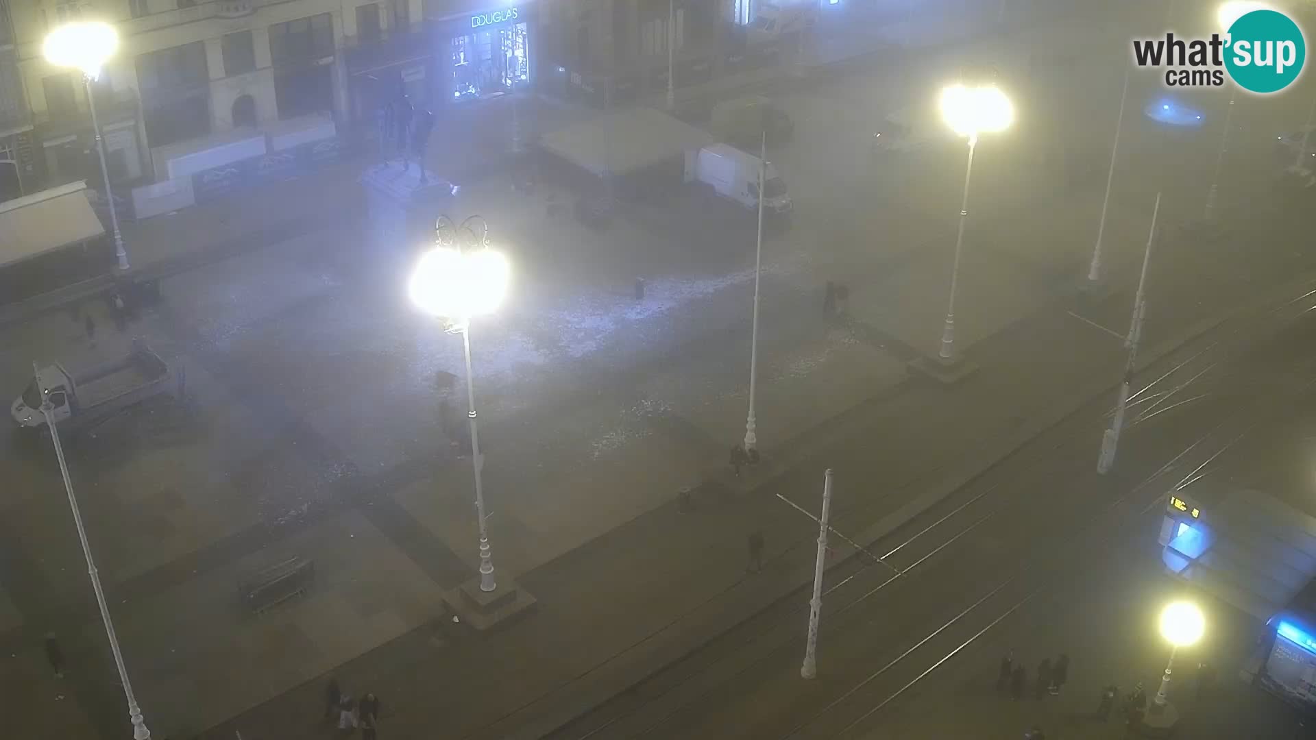 Trg Bana Jelačića v živo Zagreb – Hotel Dubrovnik