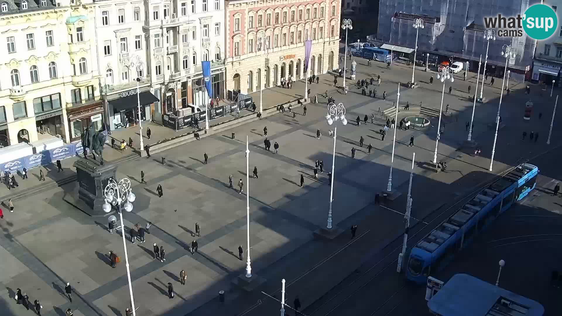 Trg Bana Jelačića web kamera Zagreb – Hotel Dubrovnik