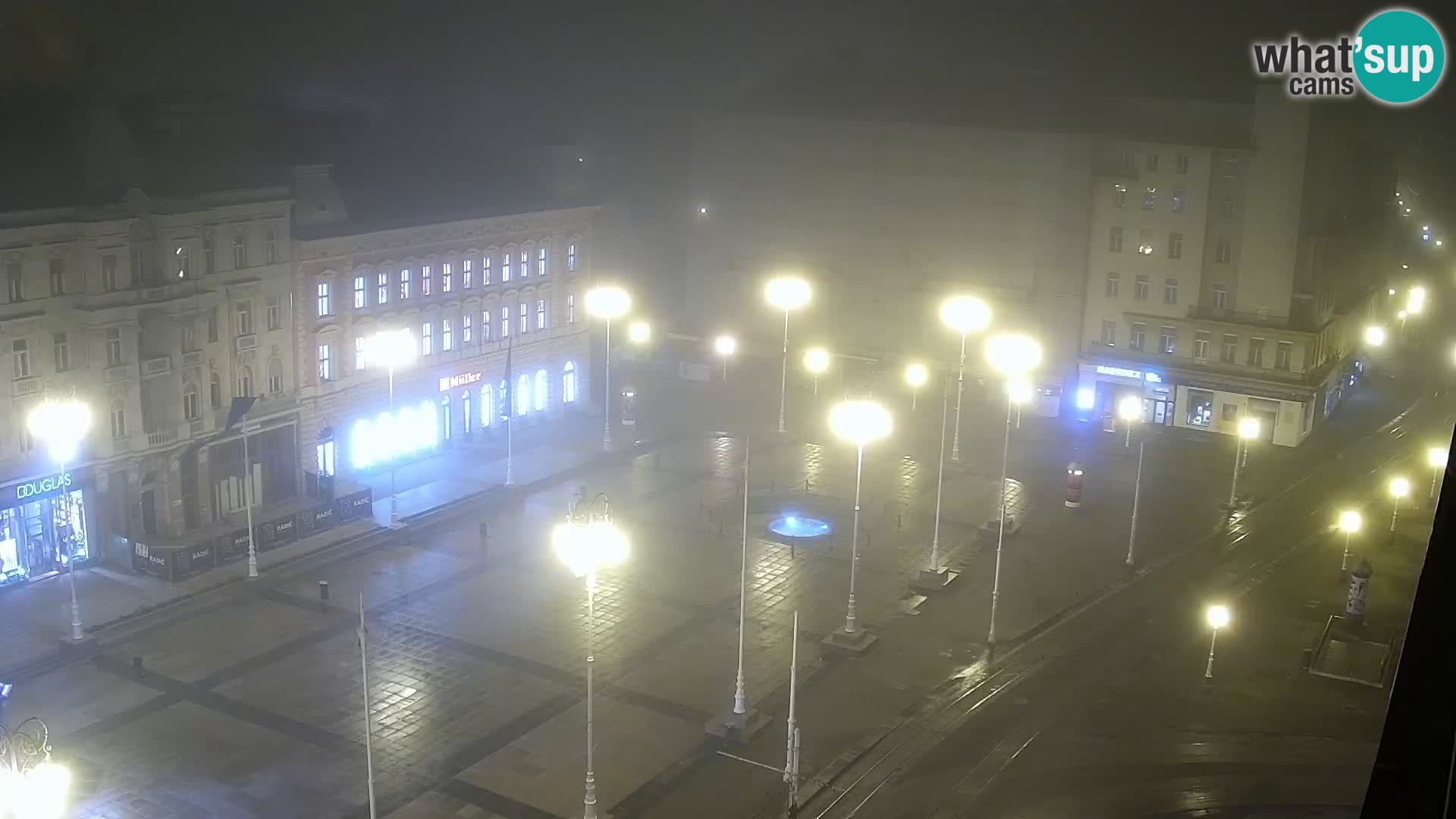 Trg Bana Jelačića web kamera Zagreb – Hotel Dubrovnik