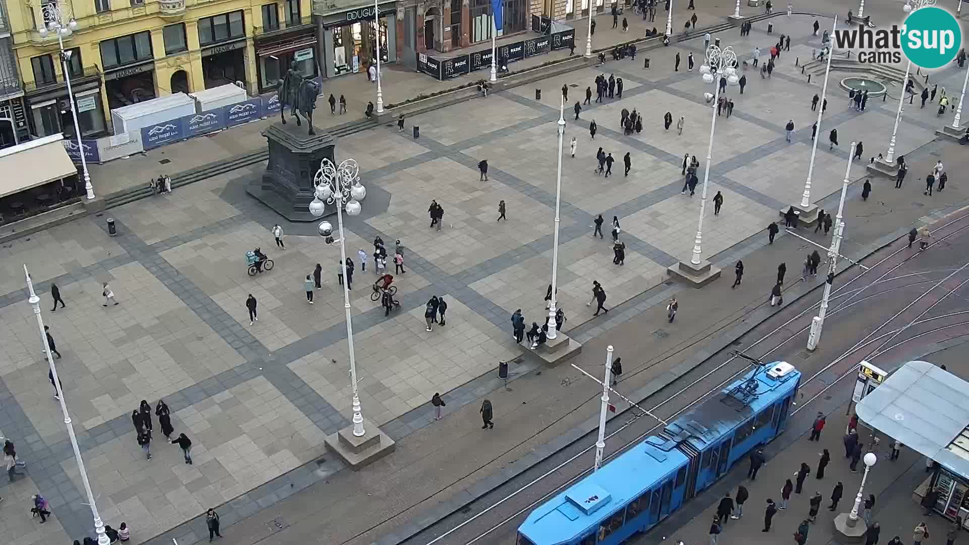 Trg Bana Jelačića web kamera Zagreb – Hotel Dubrovnik