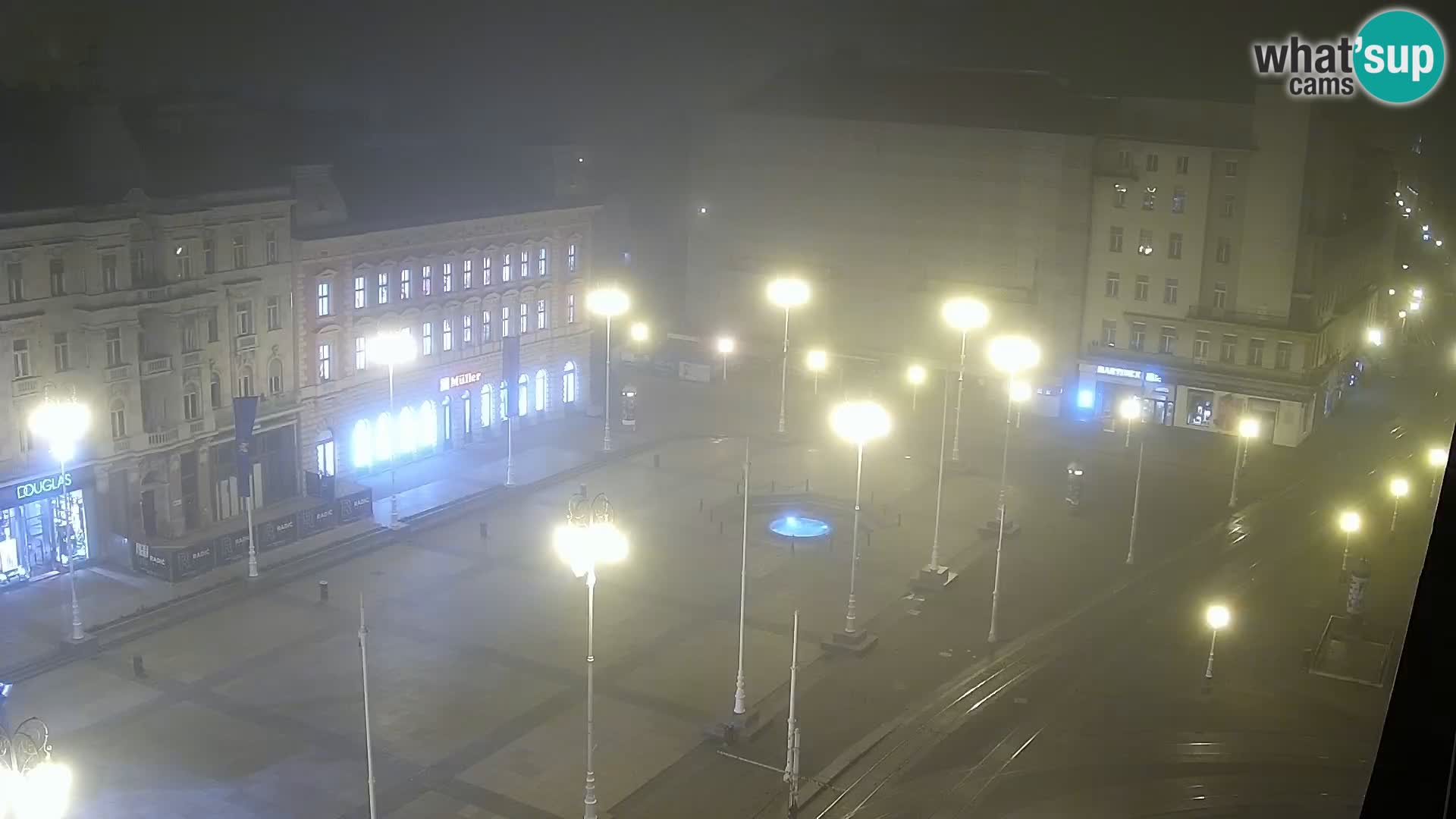 Trg Bana Jelačića v živo Zagreb – Hotel Dubrovnik