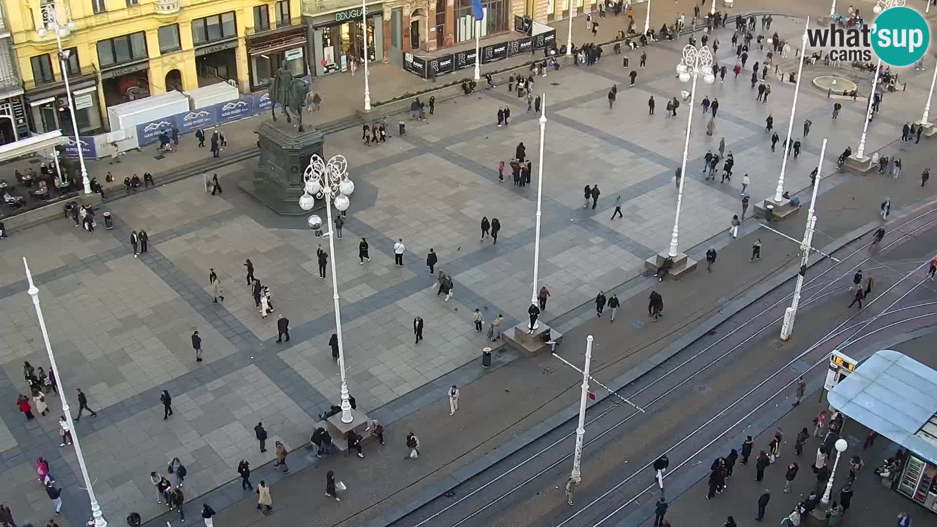Trg Bana Jelačića web kamera Zagreb – Hotel Dubrovnik