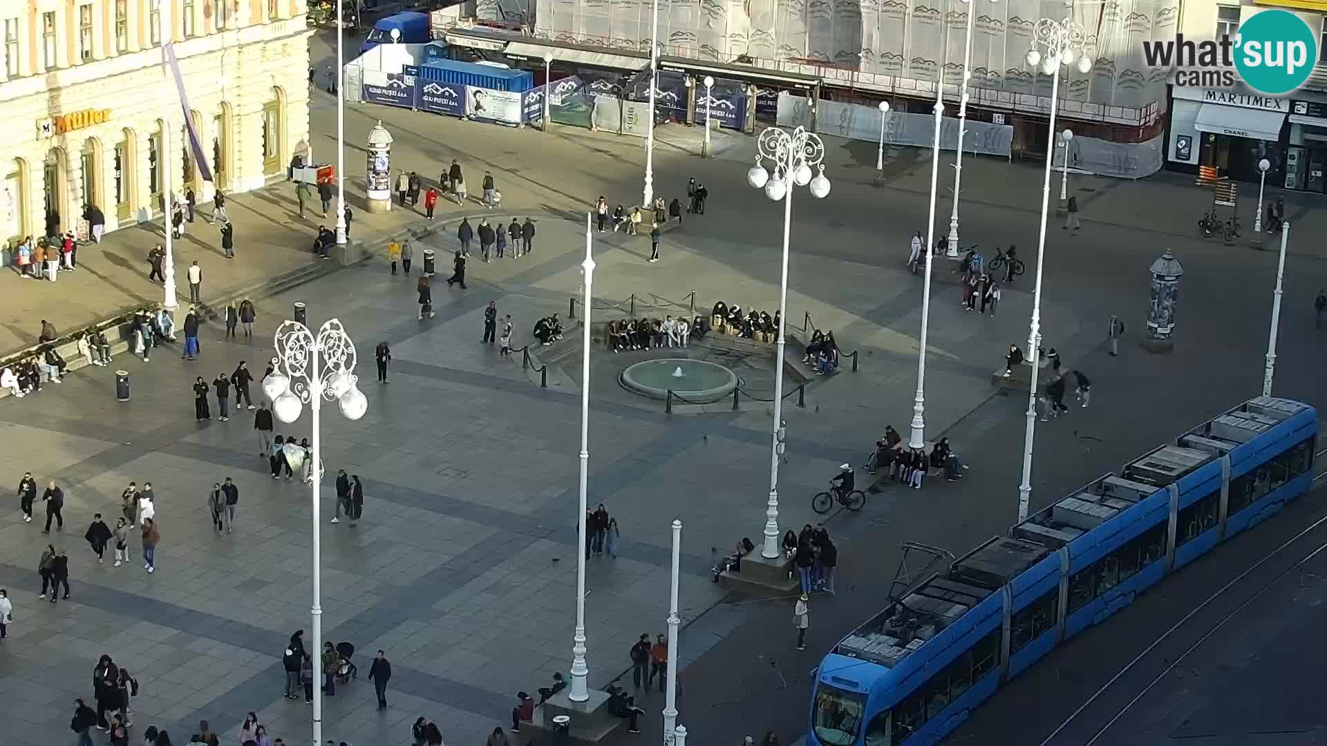 Trg Bana Jelačića v živo Zagreb – Hotel Dubrovnik