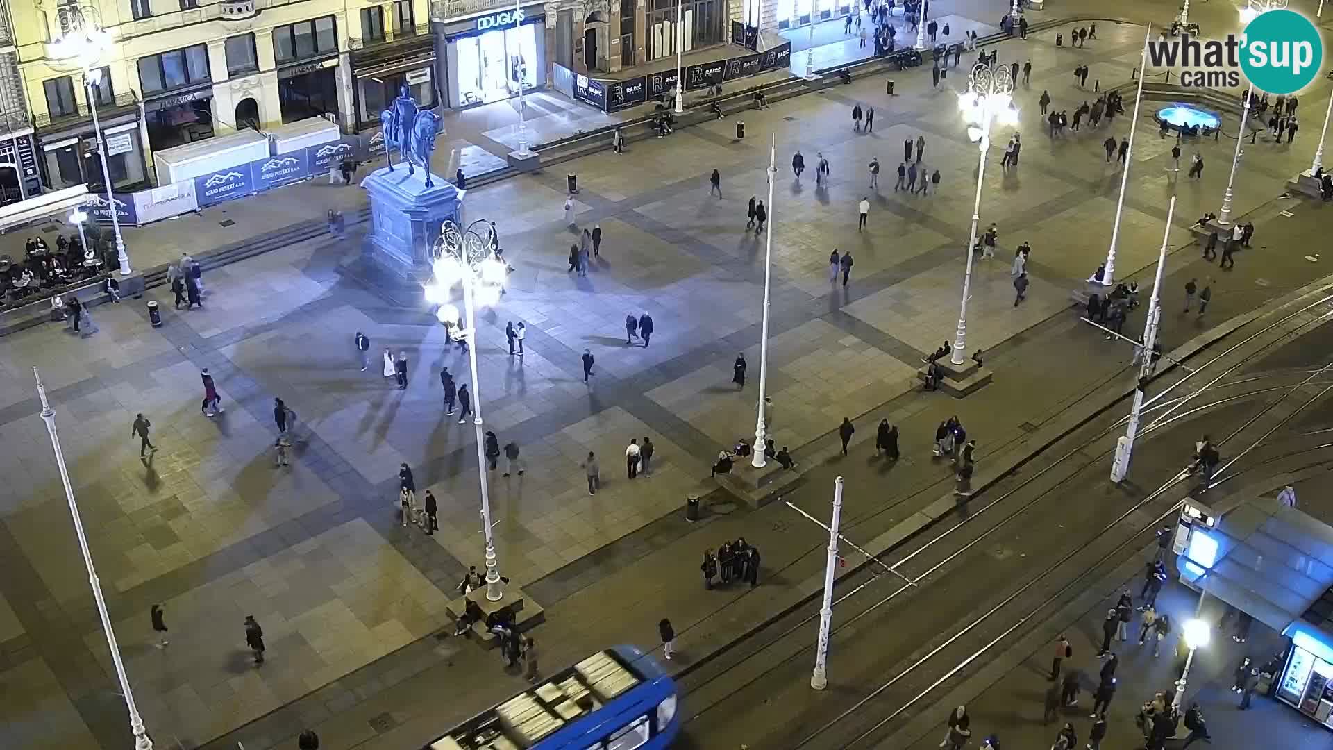 Trg Bana Jelačića v živo Zagreb – Hotel Dubrovnik