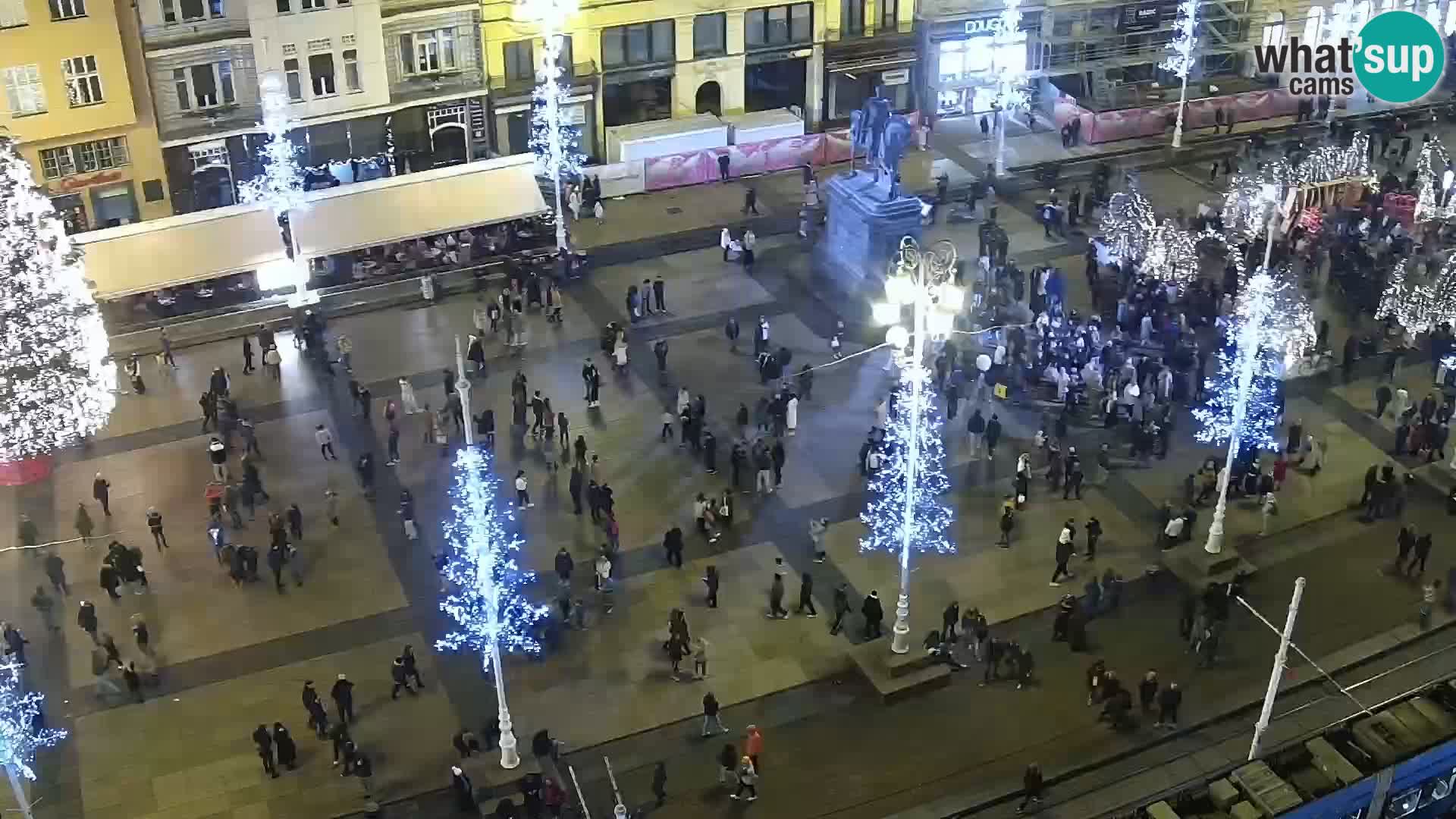 Trg Bana Jelačića v živo Zagreb – Hotel Dubrovnik