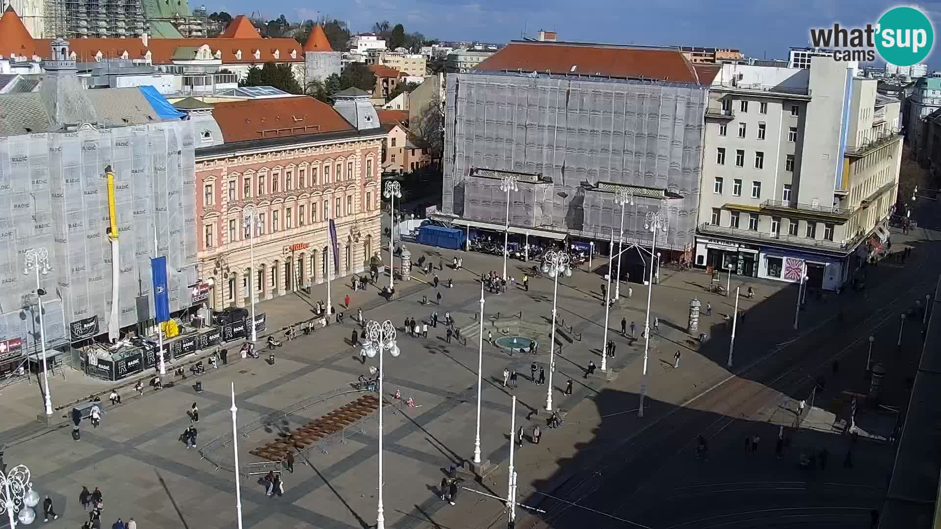 Trg Bana Jelačića v živo Zagreb – Hotel Dubrovnik