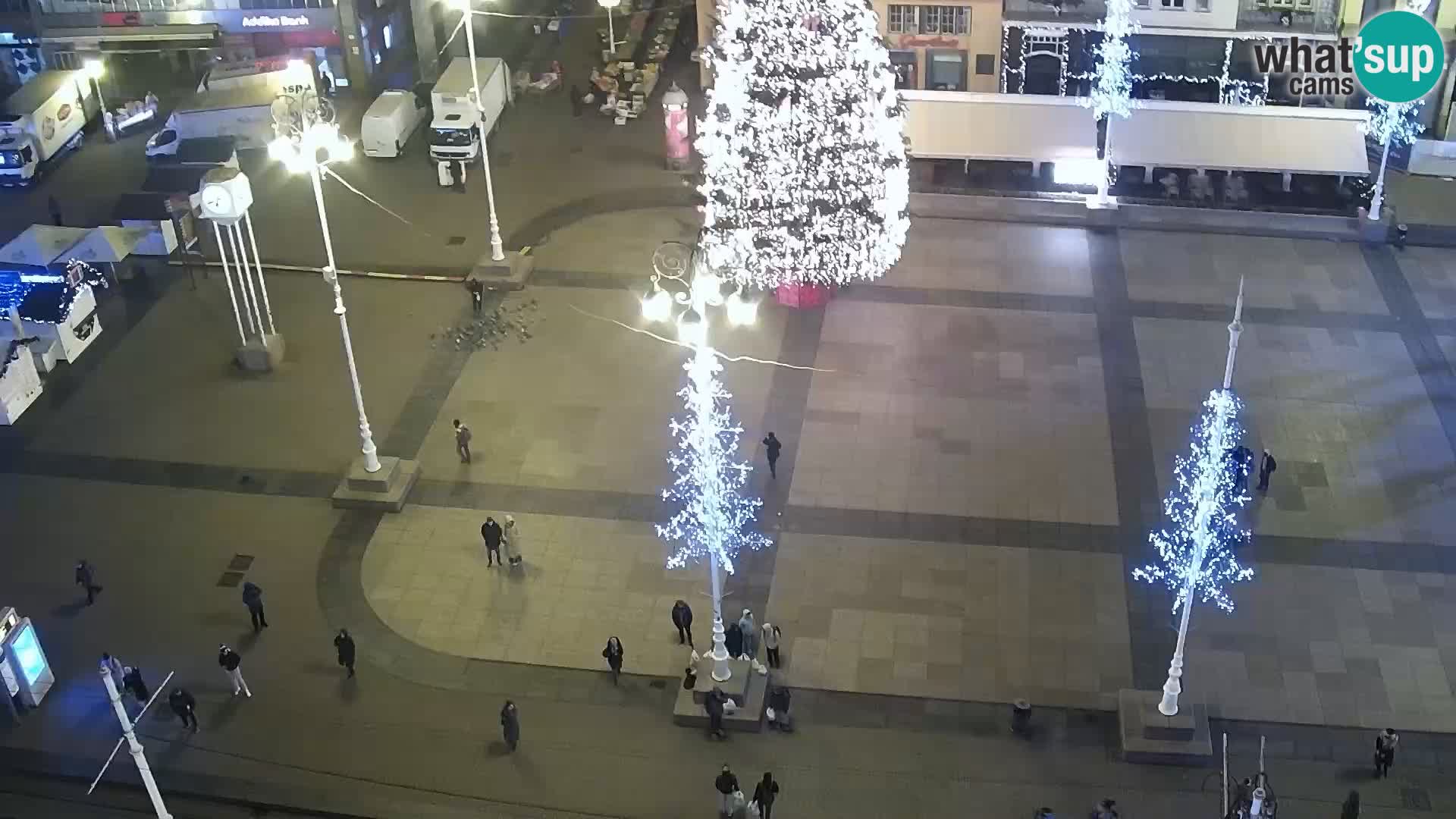 Trg Bana Jelačića web kamera Zagreb – Hotel Dubrovnik