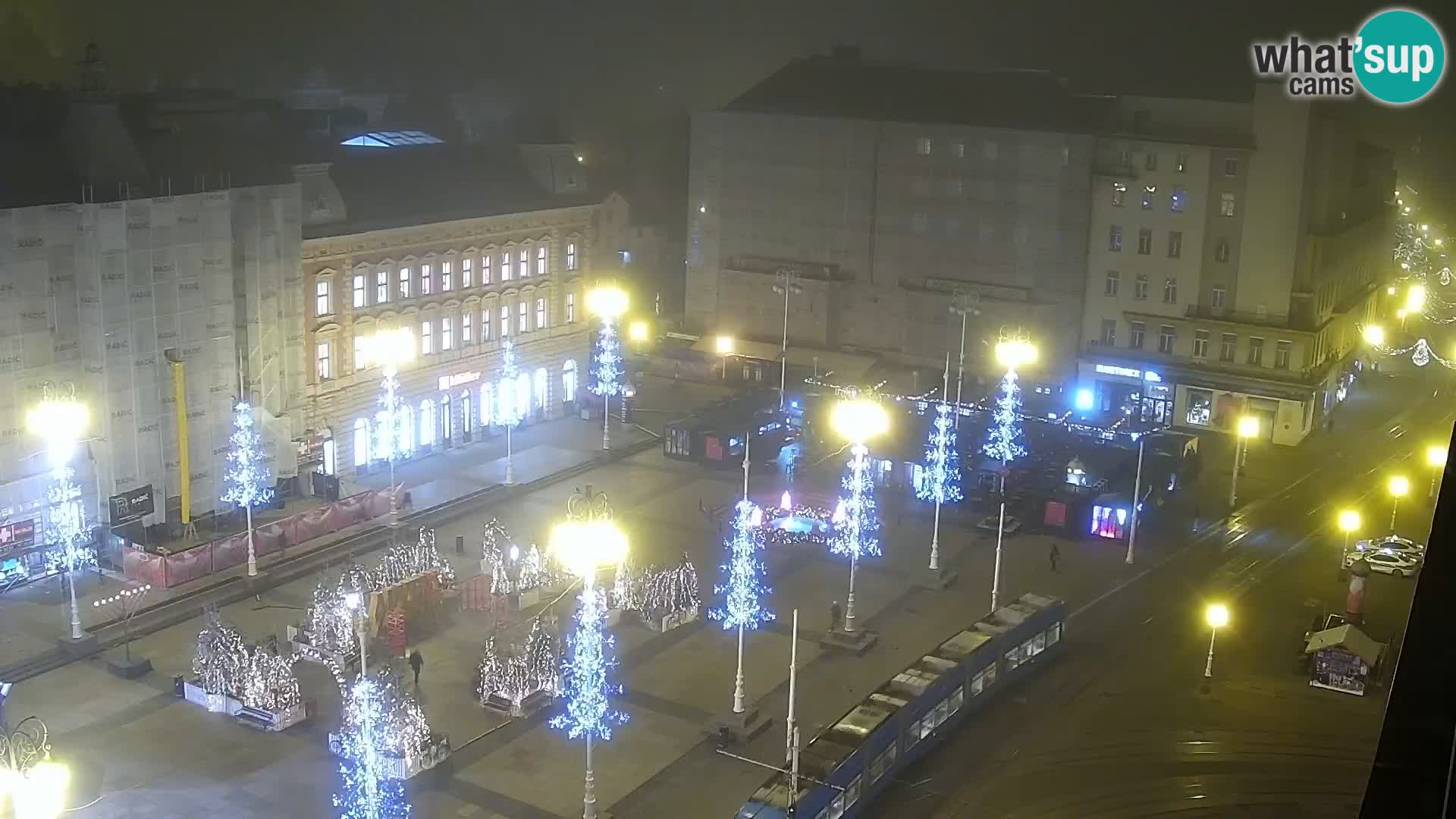 Trg Bana Jelačića v živo Zagreb – Hotel Dubrovnik