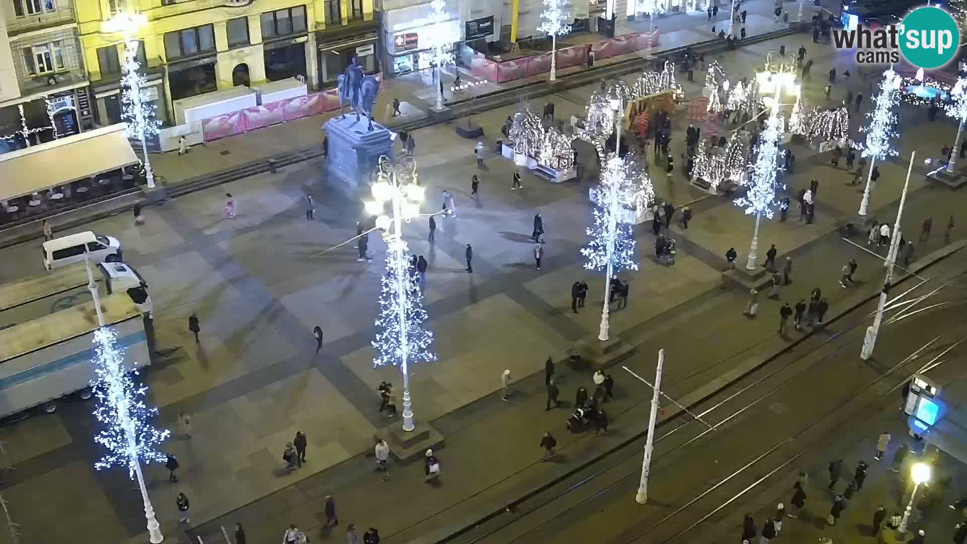 Trg Bana Jelačića web kamera Zagreb – Hotel Dubrovnik