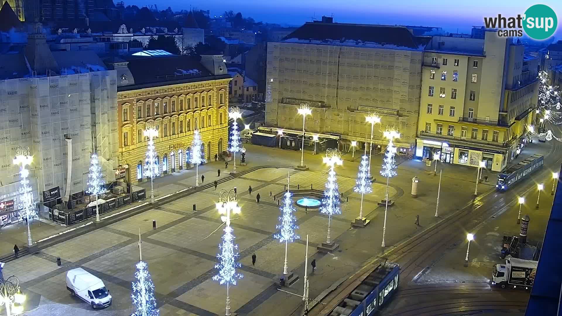 Trg Bana Jelačića v živo Zagreb – Hotel Dubrovnik