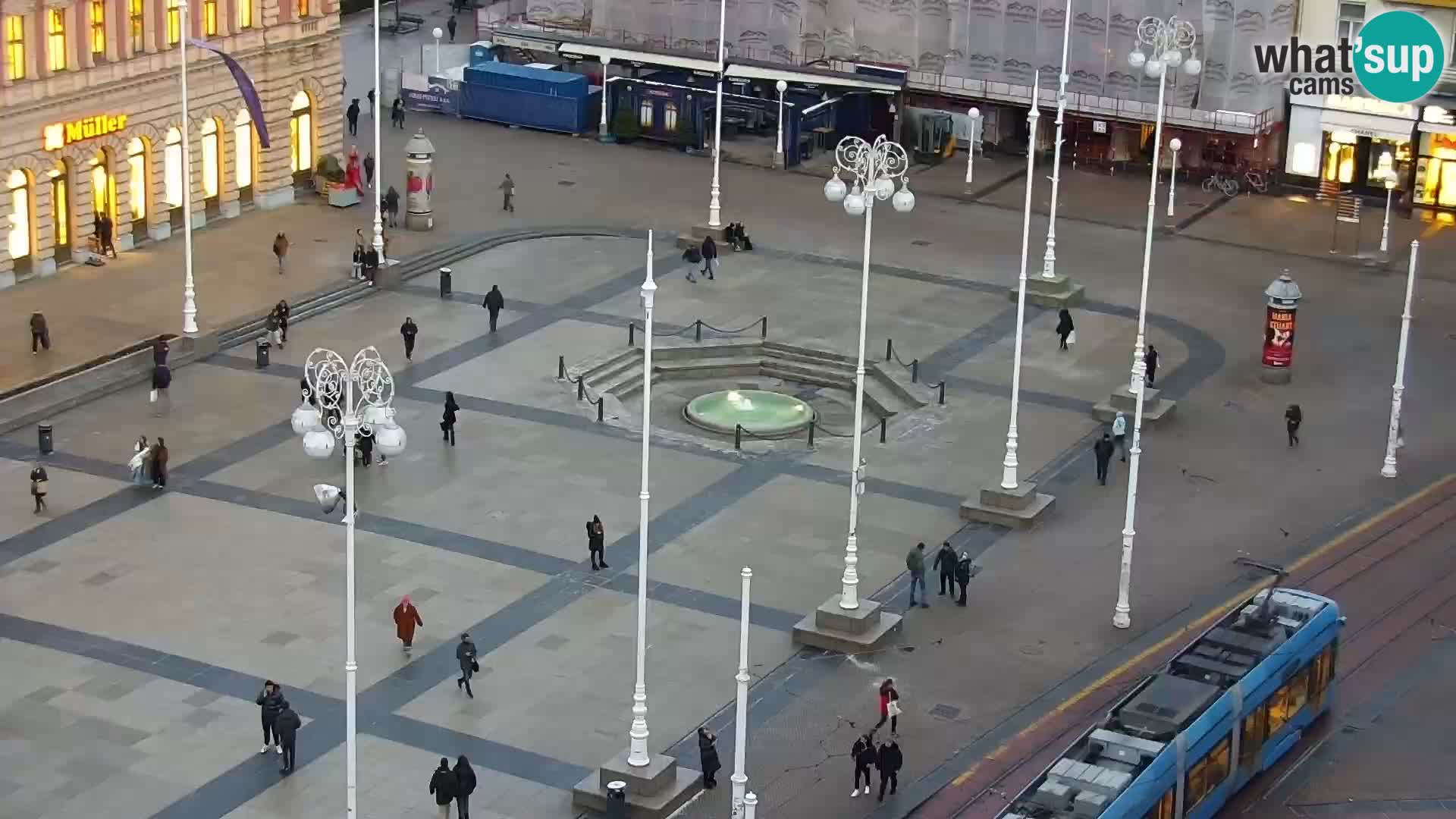 Trg Bana Jelačića web kamera Zagreb – Hotel Dubrovnik