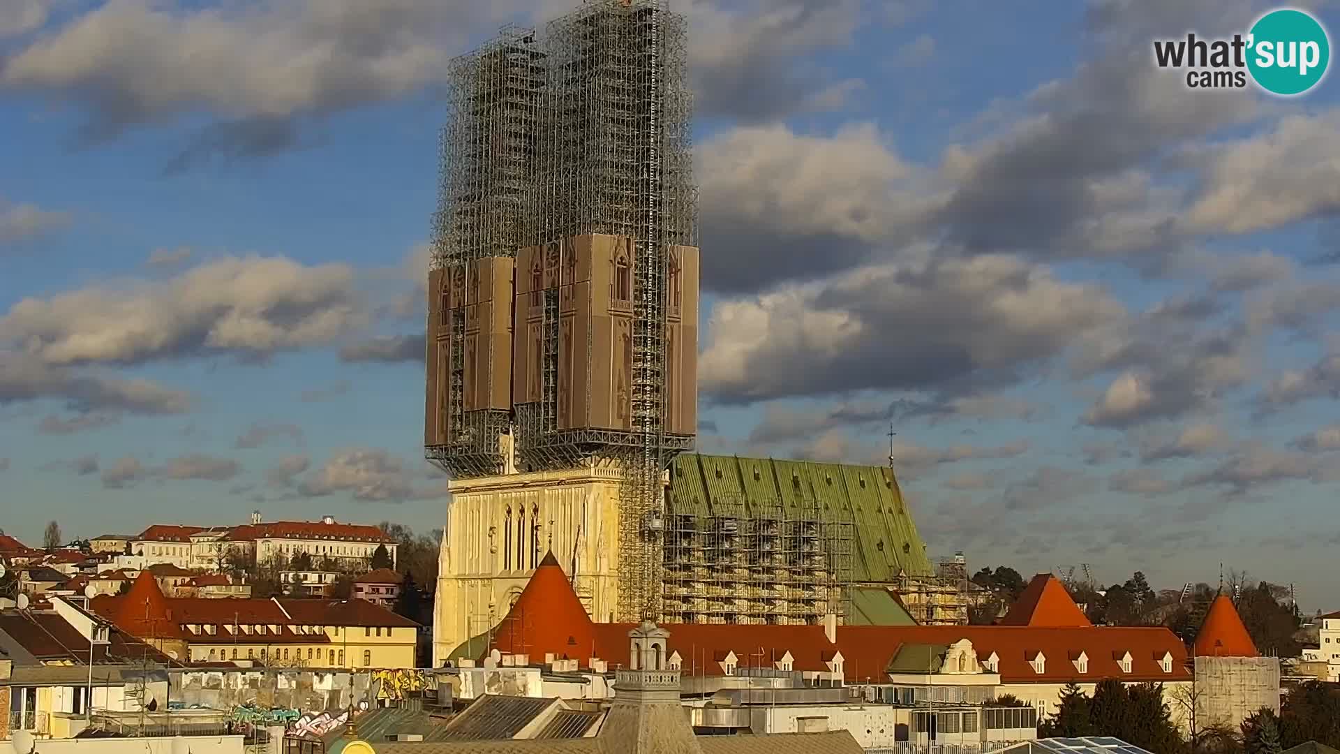 Trg Bana Jelačića v živo Zagreb – Hotel Dubrovnik