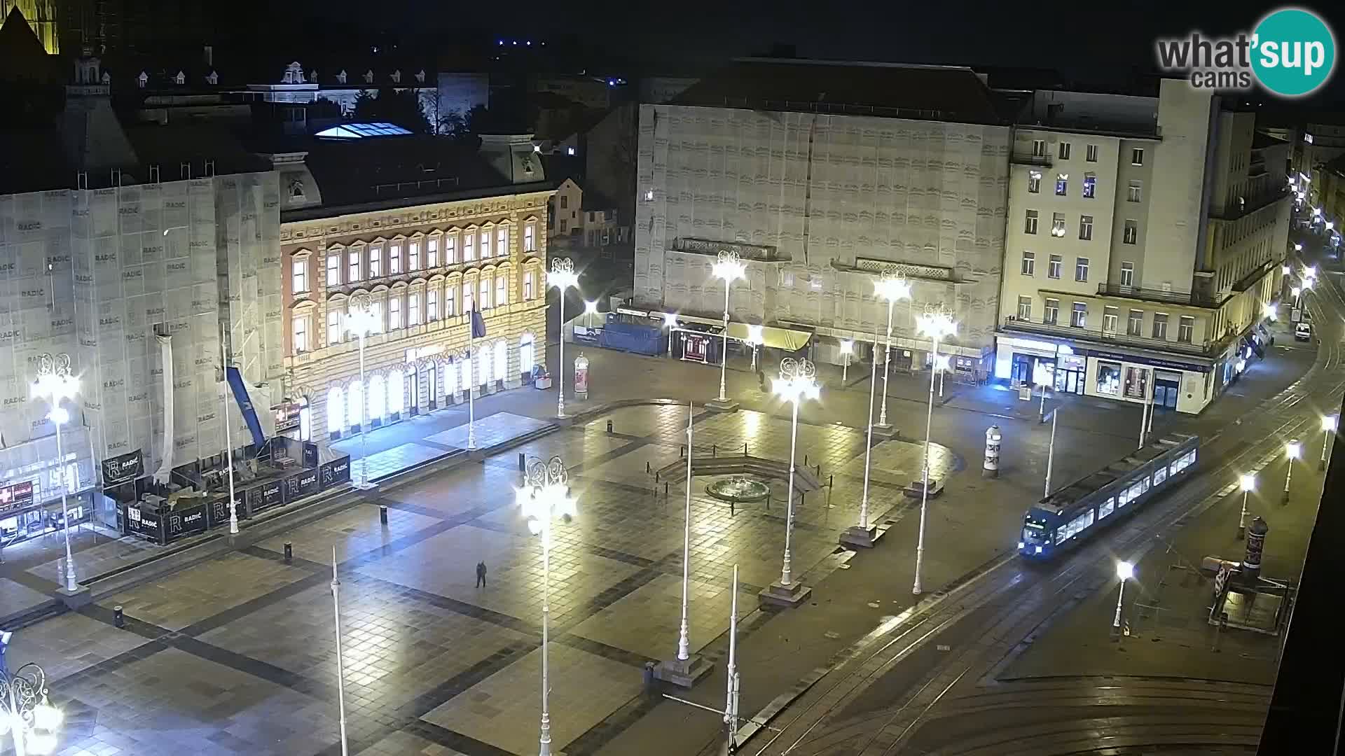 Trg Bana Jelačića v živo Zagreb – Hotel Dubrovnik