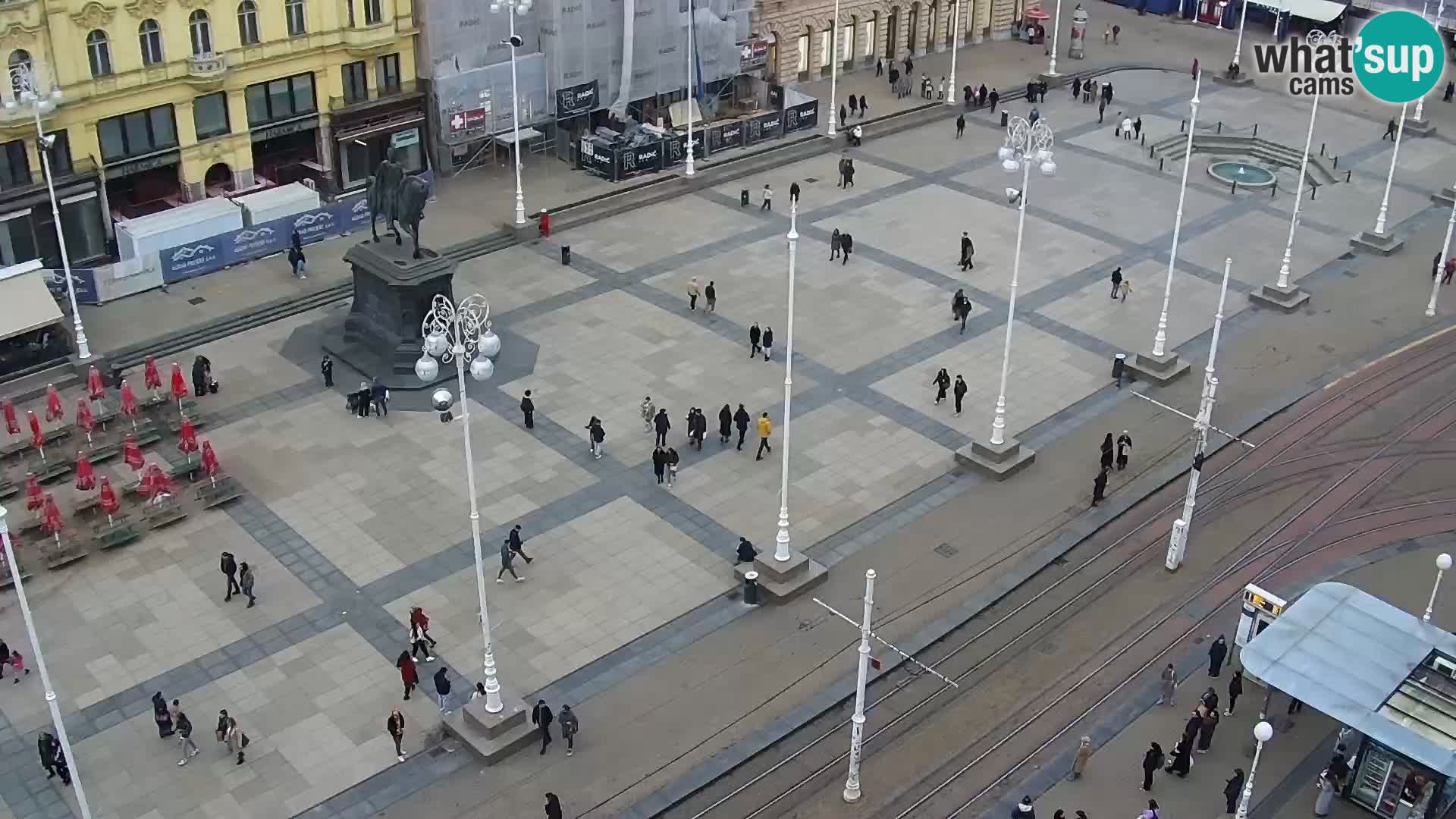 Trg Bana Jelačića v živo Zagreb – Hotel Dubrovnik