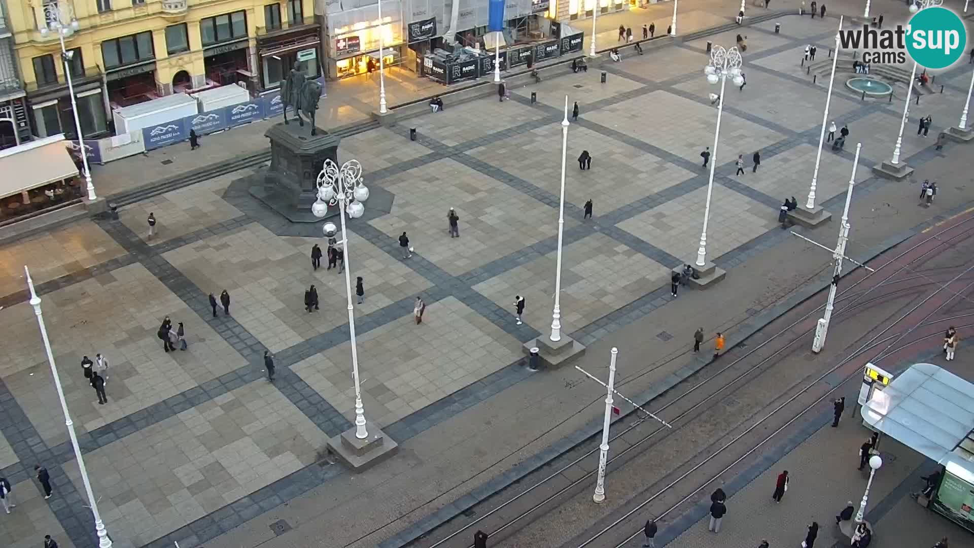 Trg Bana Jelačića v živo Zagreb – Hotel Dubrovnik