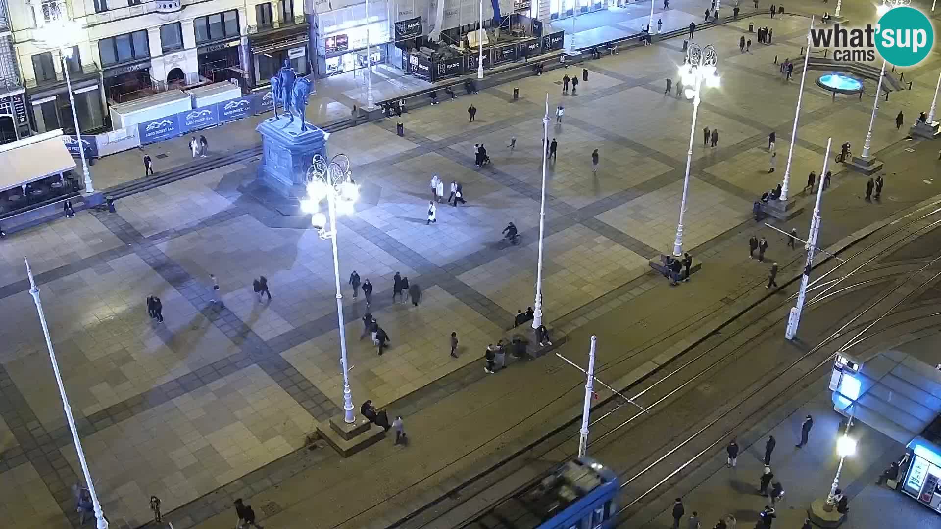 Trg Bana Jelačića v živo Zagreb – Hotel Dubrovnik