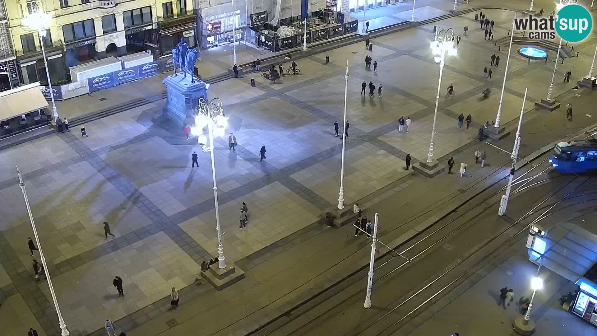 Trg Bana Jelačića v živo Zagreb – Hotel Dubrovnik