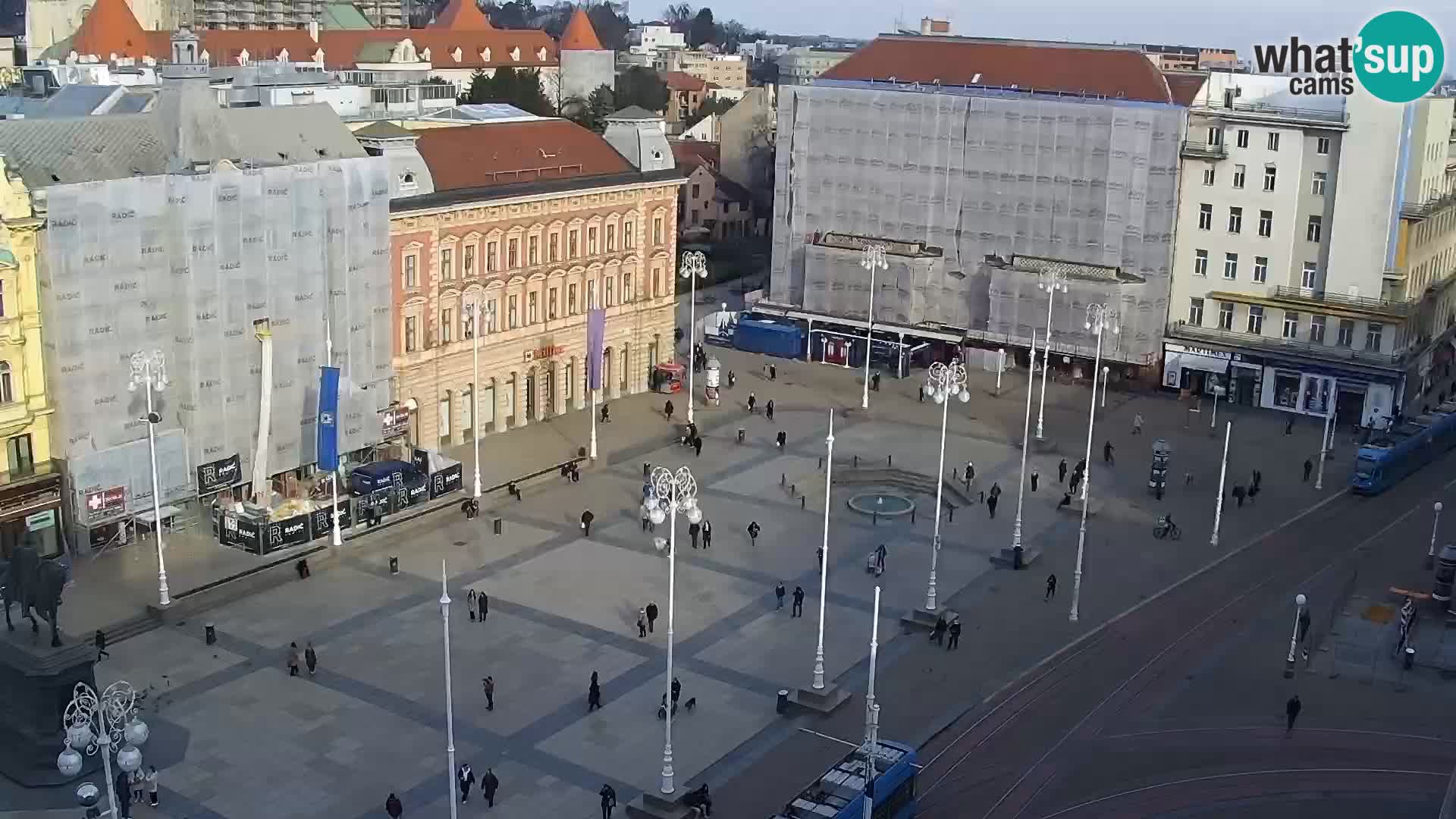 Trg Bana Jelačića v živo Zagreb – Hotel Dubrovnik