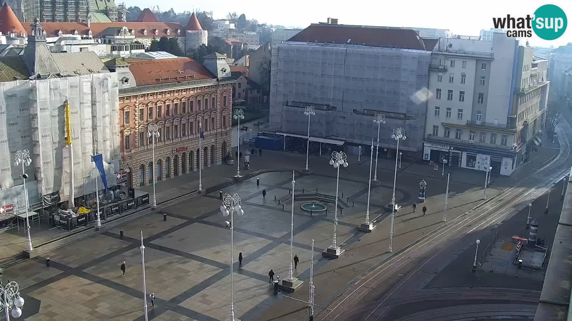 Trg Bana Jelačića v živo Zagreb – Hotel Dubrovnik