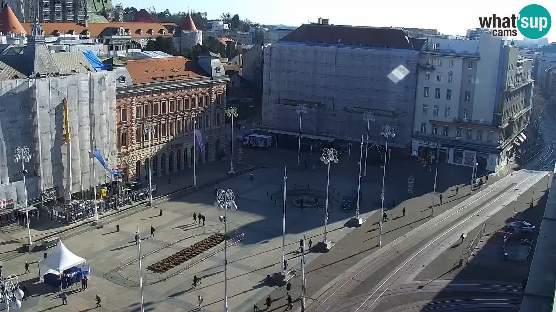 Trg Bana Jelačića v živo Zagreb – Hotel Dubrovnik