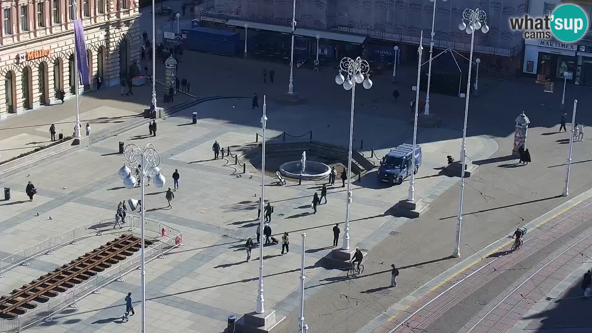 Trg Bana Jelačića v živo Zagreb – Hotel Dubrovnik