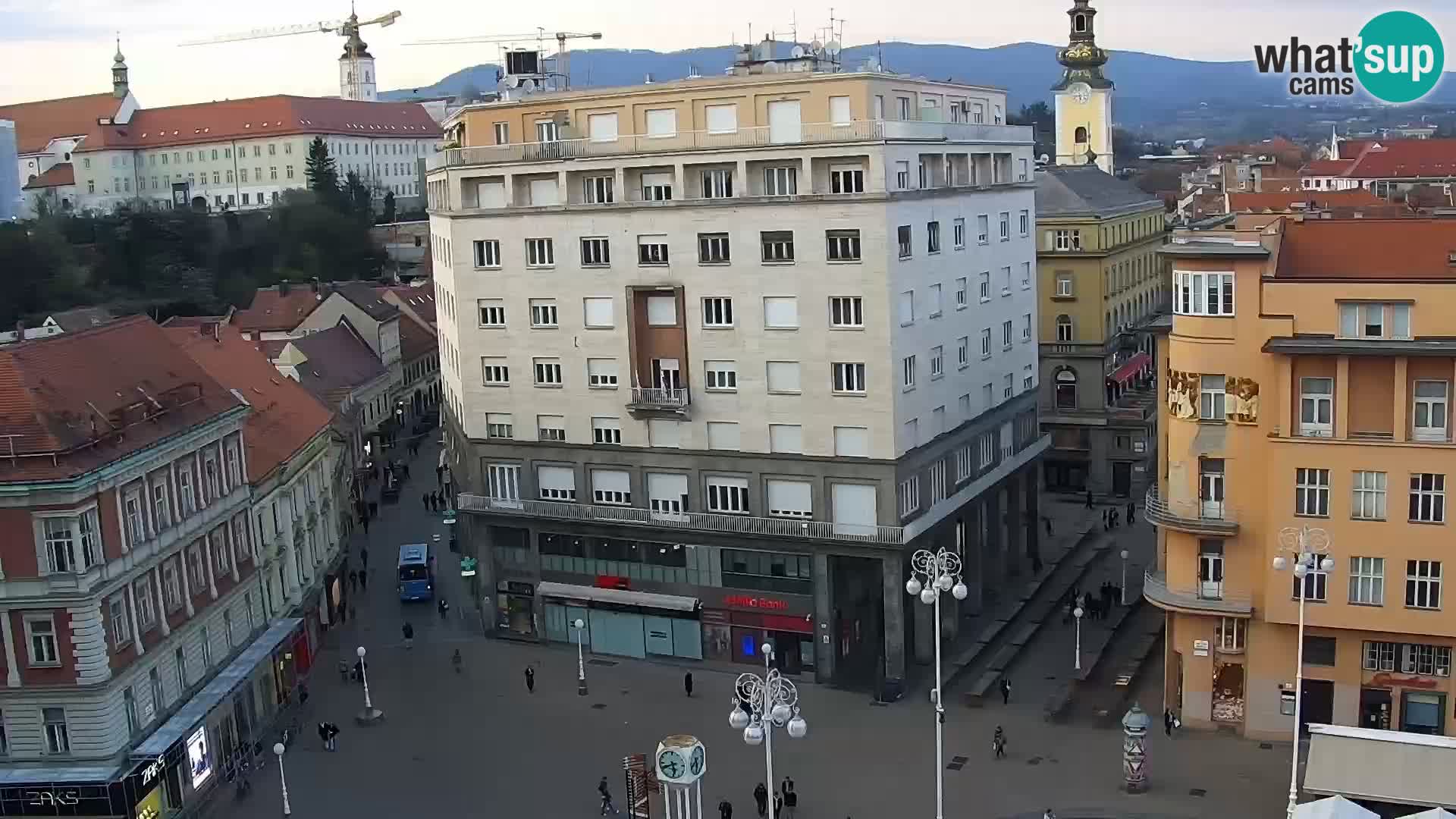 Ban Jelačić Platz  Live webcam Zagreb – Hotel Dubrovnik