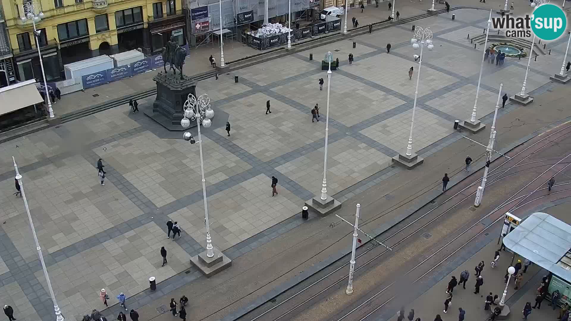 Trg Bana Jelačića v živo Zagreb – Hotel Dubrovnik