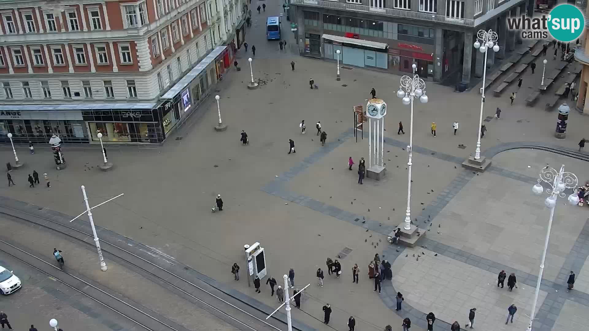 Trg Bana Jelačića v živo Zagreb – Hotel Dubrovnik