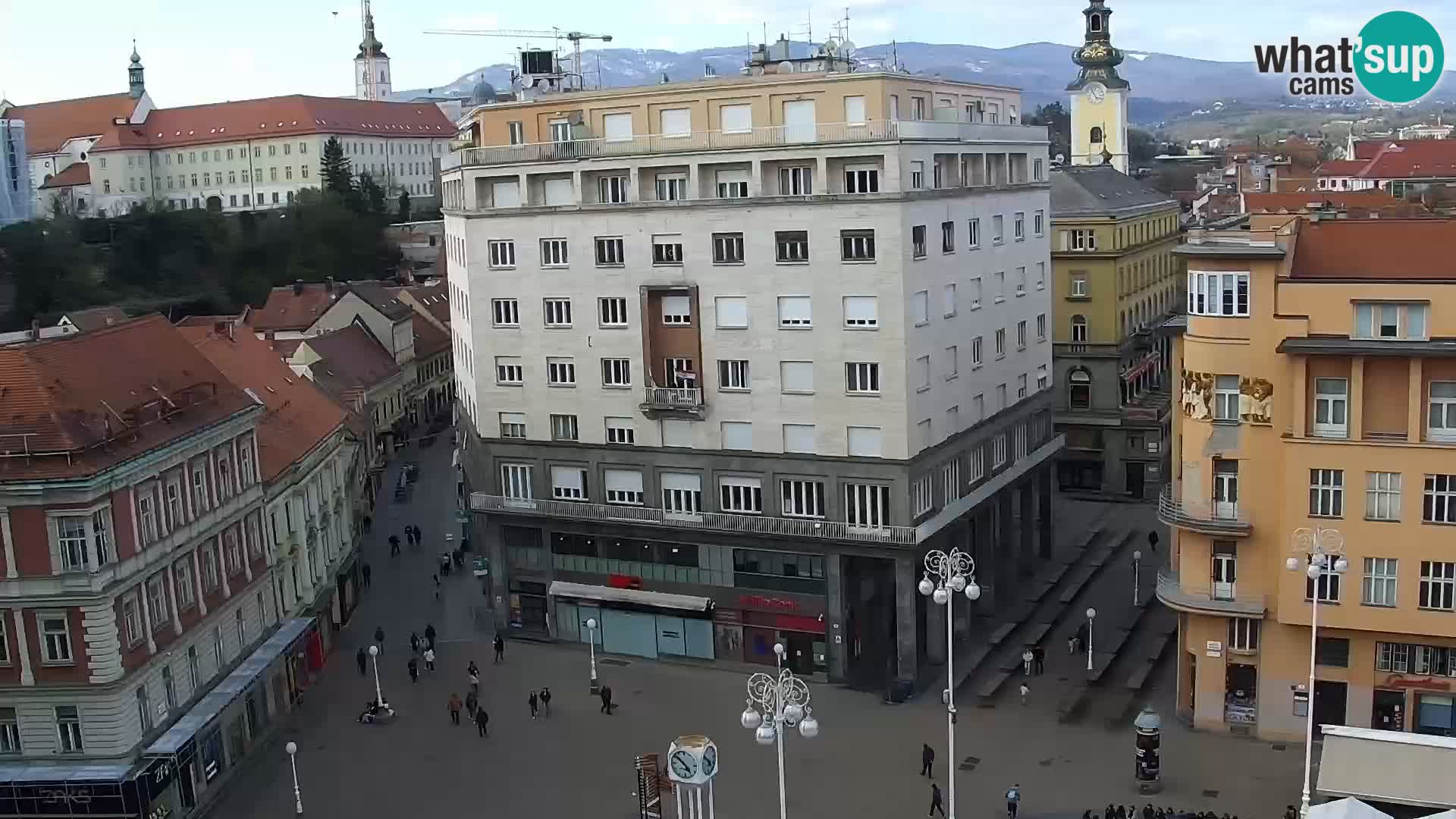 Trg Bana Jelačića v živo Zagreb – Hotel Dubrovnik