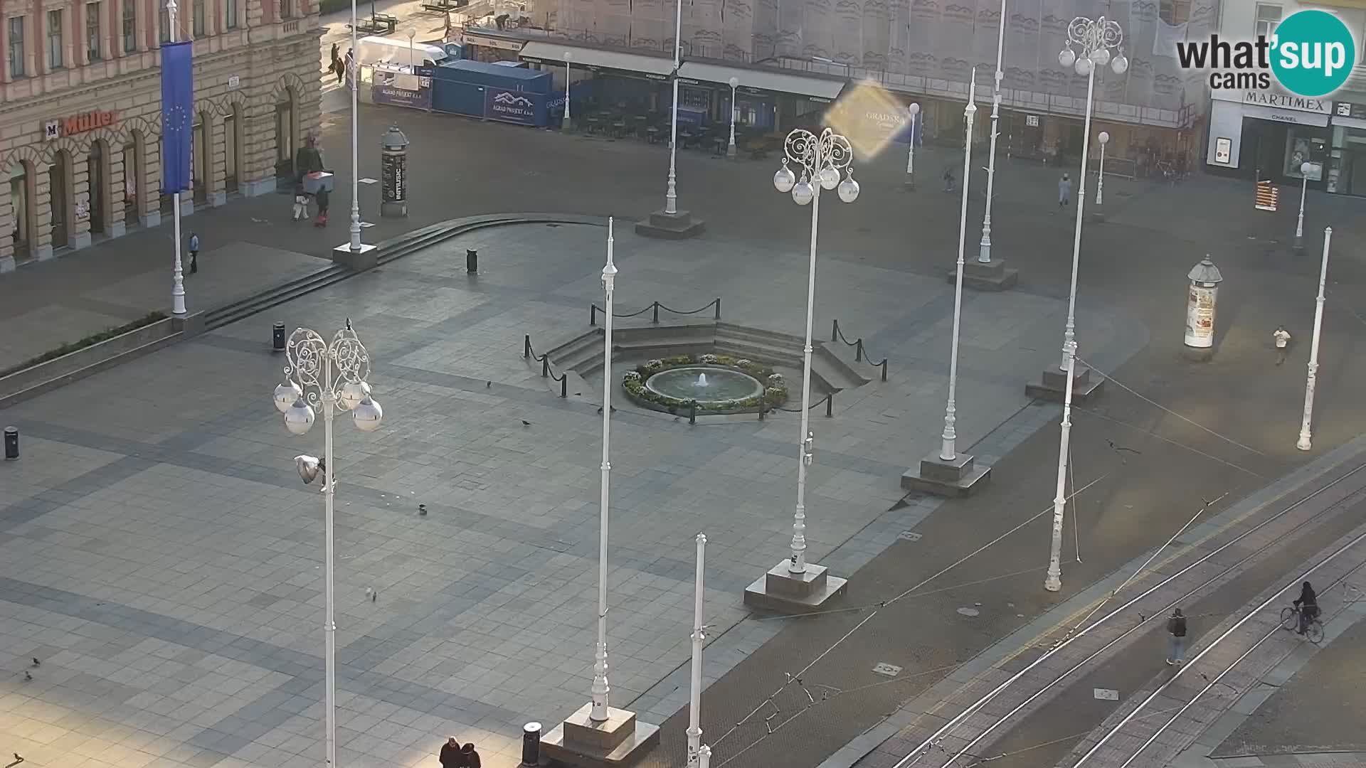 Trg Bana Jelačića v živo Zagreb – Hotel Dubrovnik