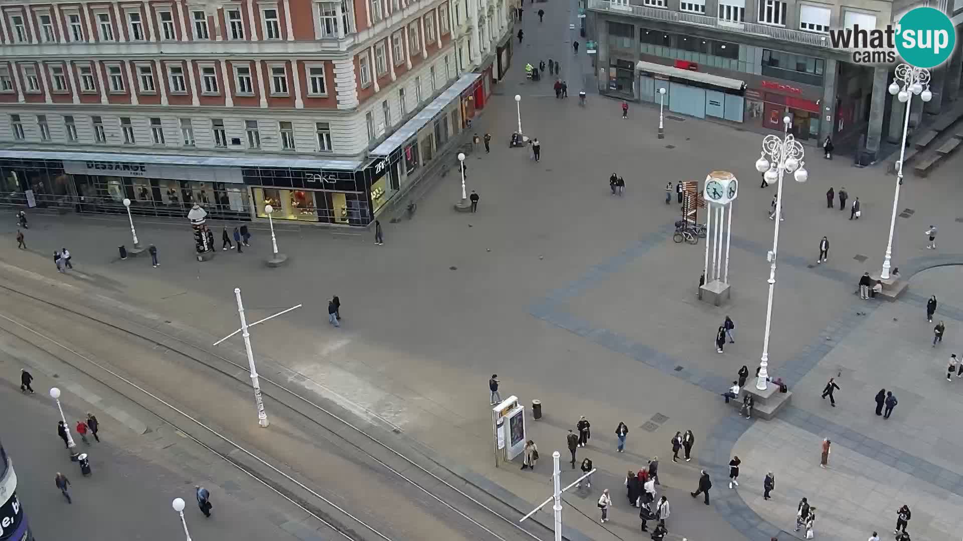 Trg Bana Jelačića web kamera Zagreb – Hotel Dubrovnik