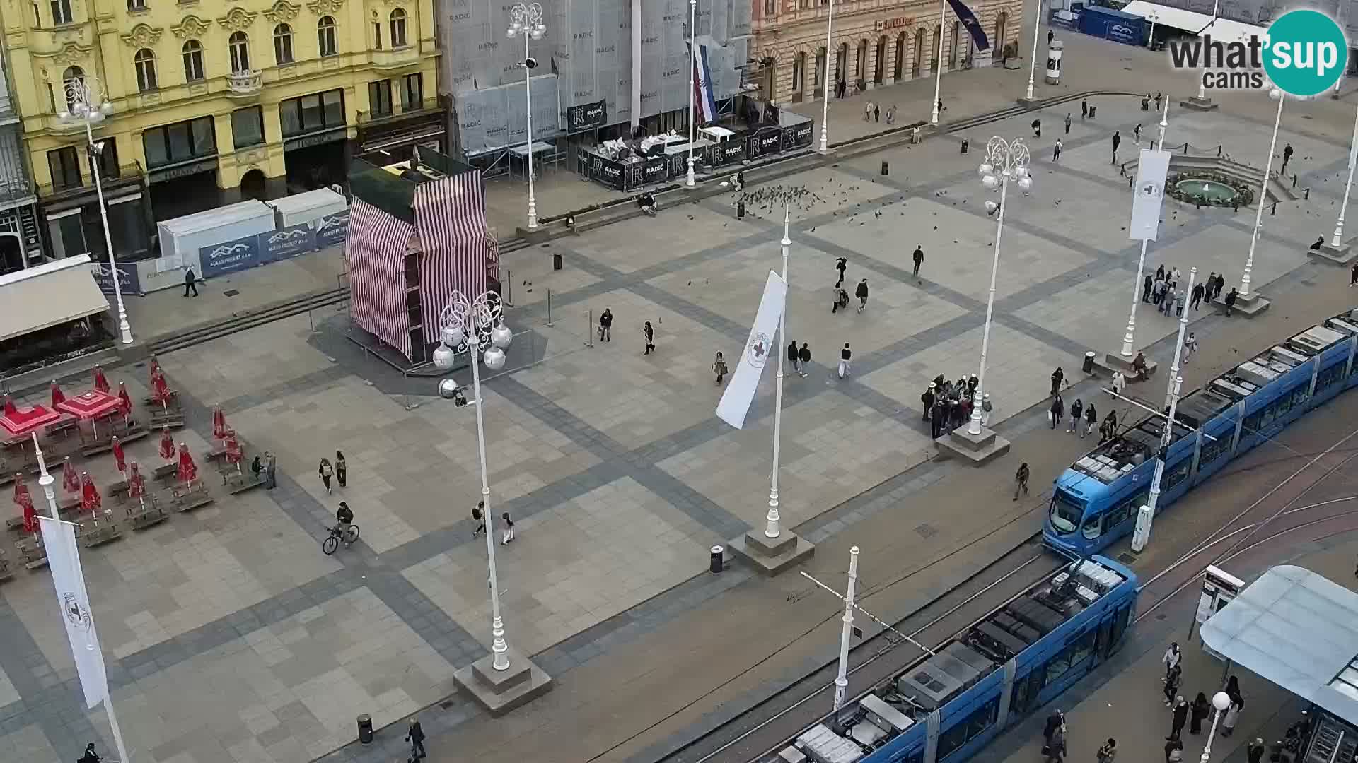 Trg Bana Jelačića v živo Zagreb – Hotel Dubrovnik
