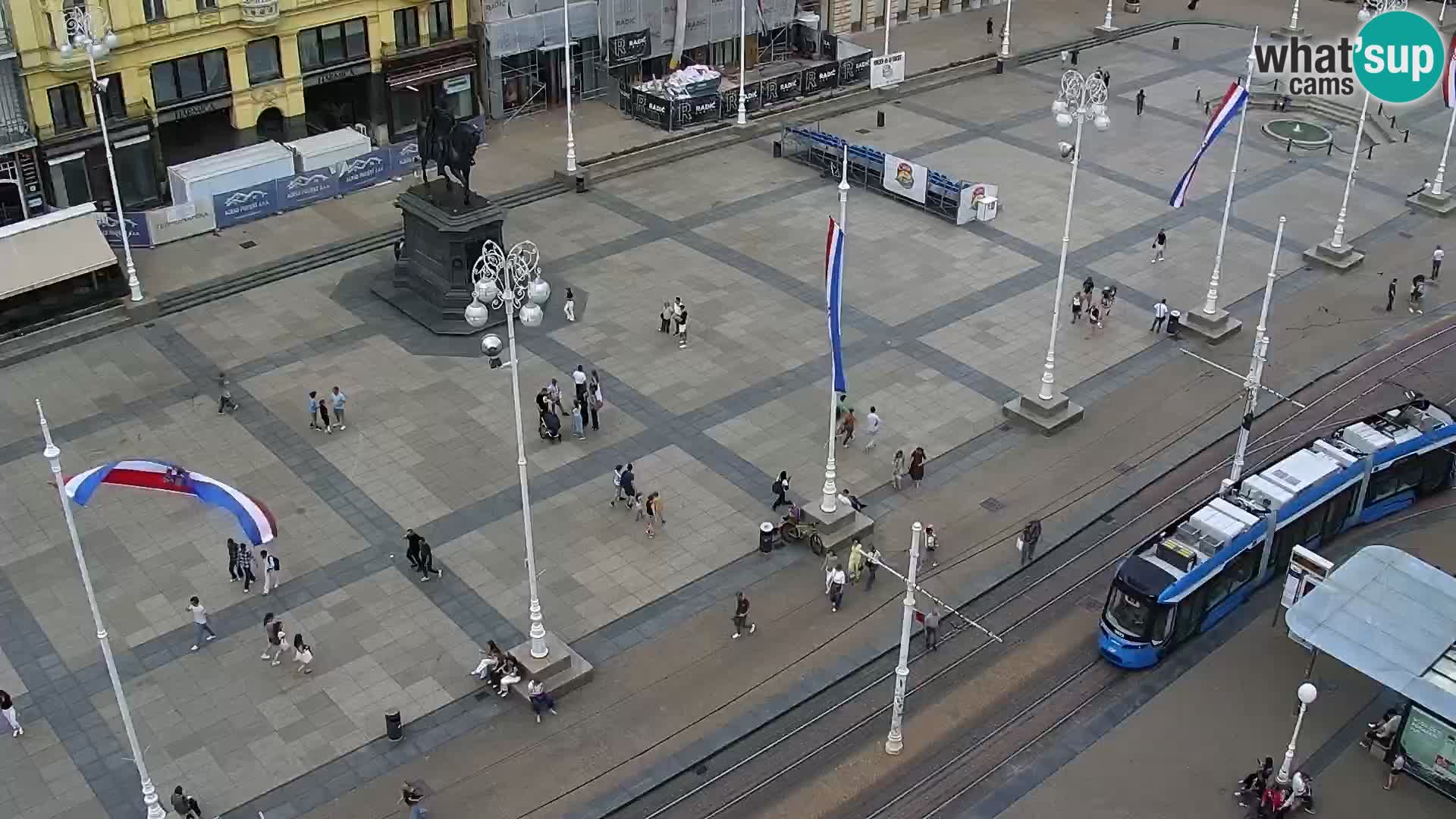 Trg Bana Jelačića v živo Zagreb – Hotel Dubrovnik