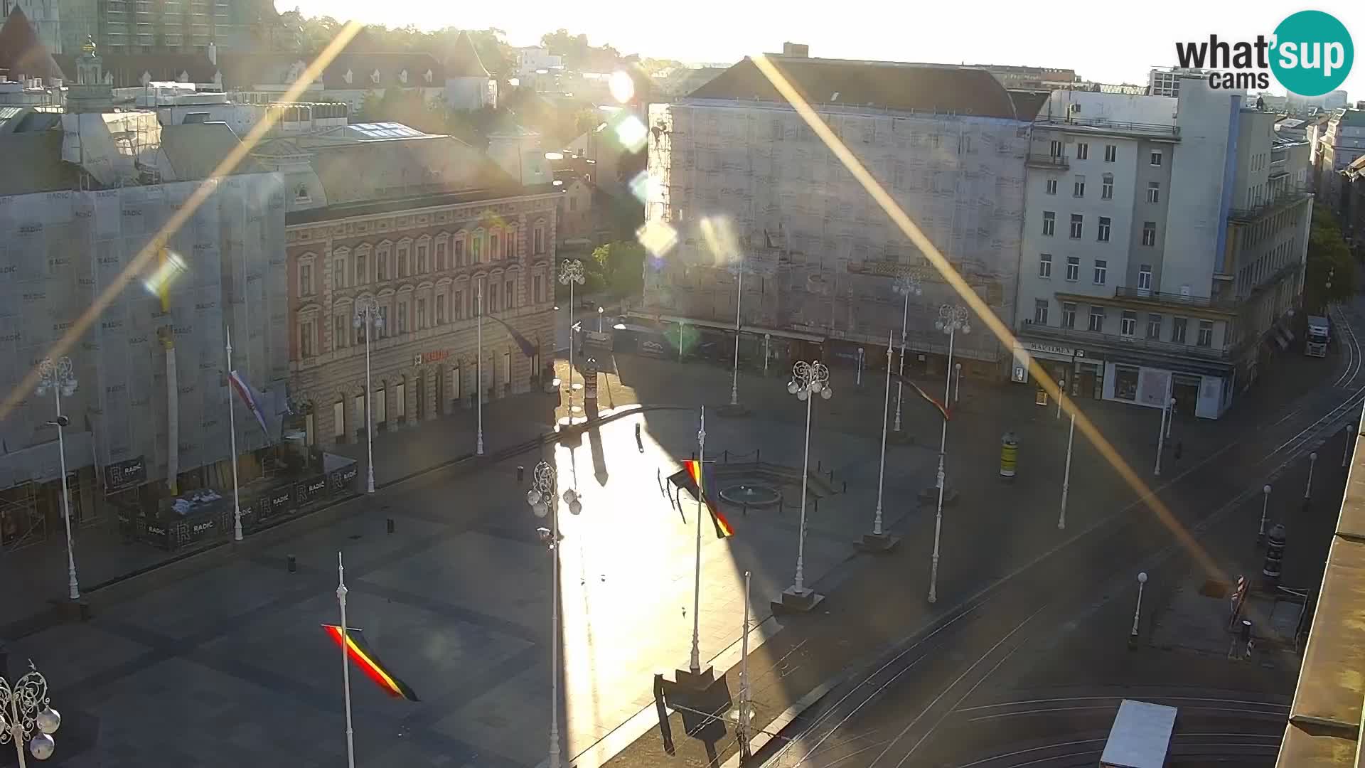 Trg Bana Jelačića v živo Zagreb – Hotel Dubrovnik