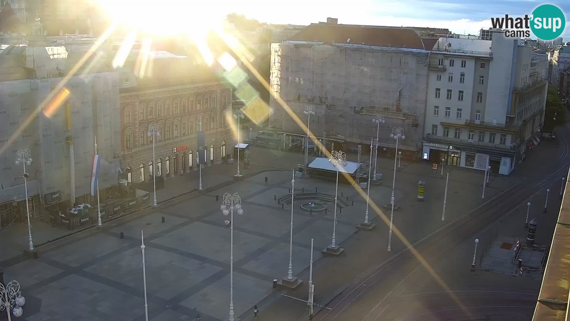 Ban Jelačić Platz  Live webcam Zagreb – Hotel Dubrovnik
