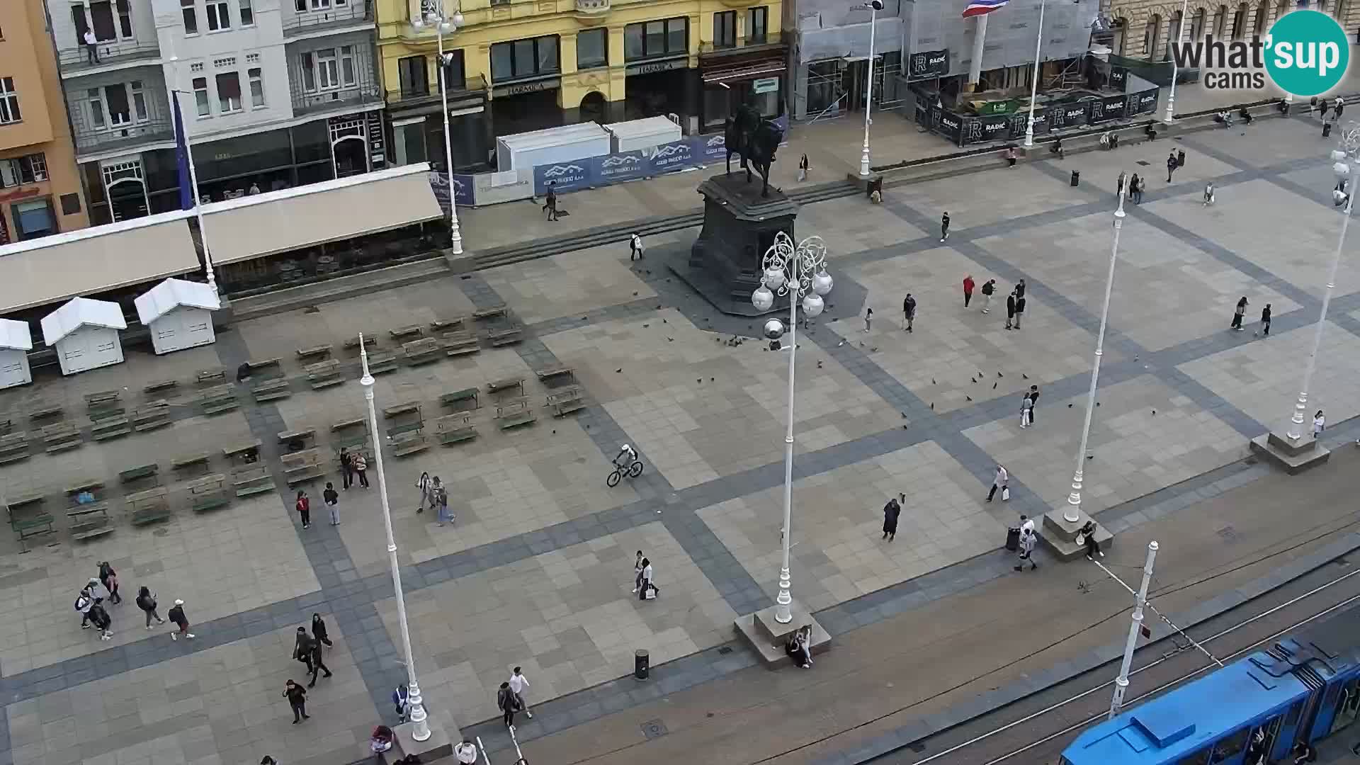 Trg Bana Jelačića v živo Zagreb – Hotel Dubrovnik