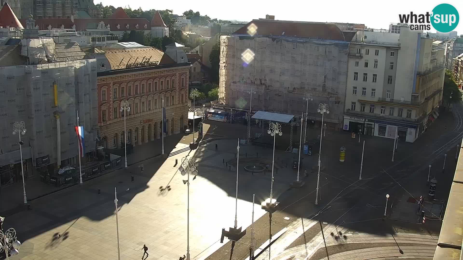 Trg Bana Jelačića v živo Zagreb – Hotel Dubrovnik