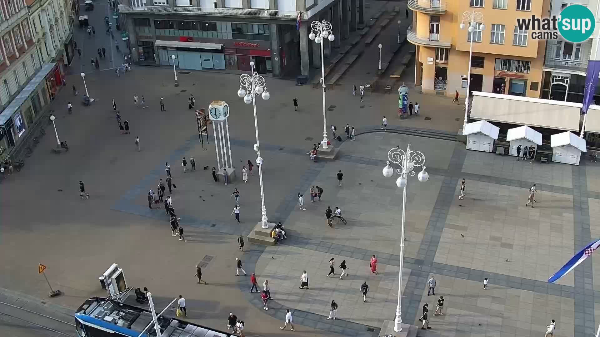 Trg Bana Jelačića v živo Zagreb – Hotel Dubrovnik
