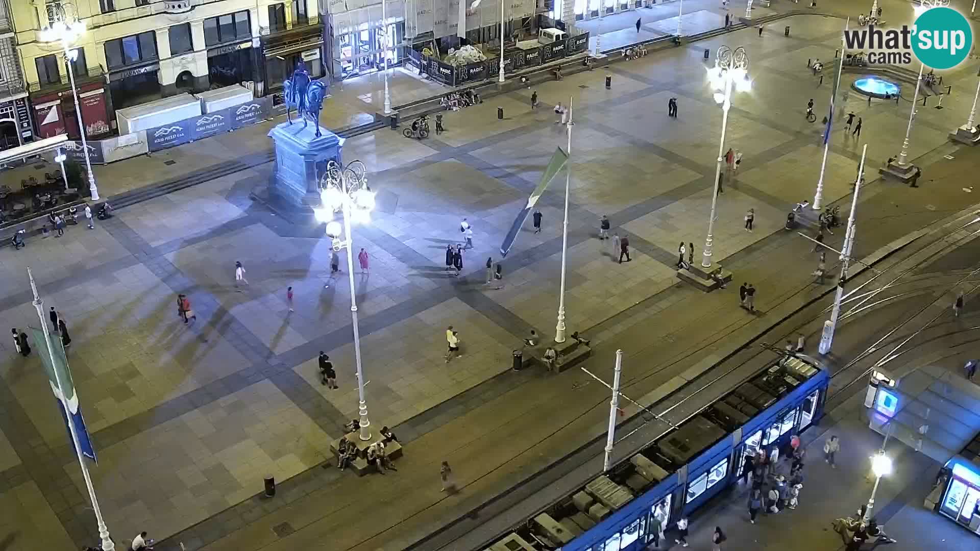 Trg Bana Jelačića v živo Zagreb – Hotel Dubrovnik