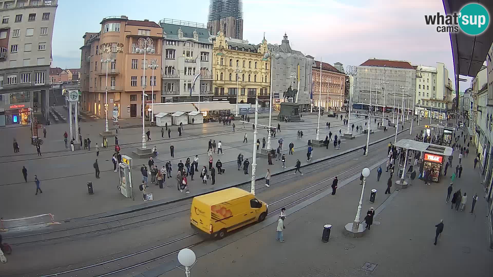 Zagreb live cam Bana Jelačića