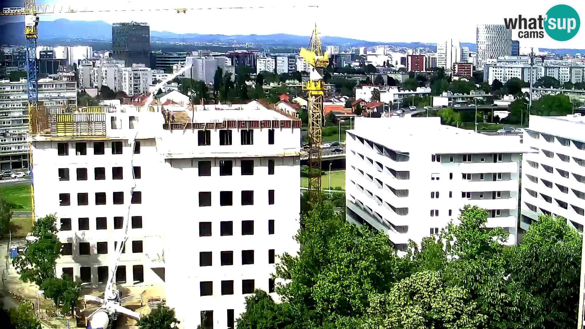 Rond-point en direct traversant les avenues Slavonska et Marin Držić à Zagreb webcam
