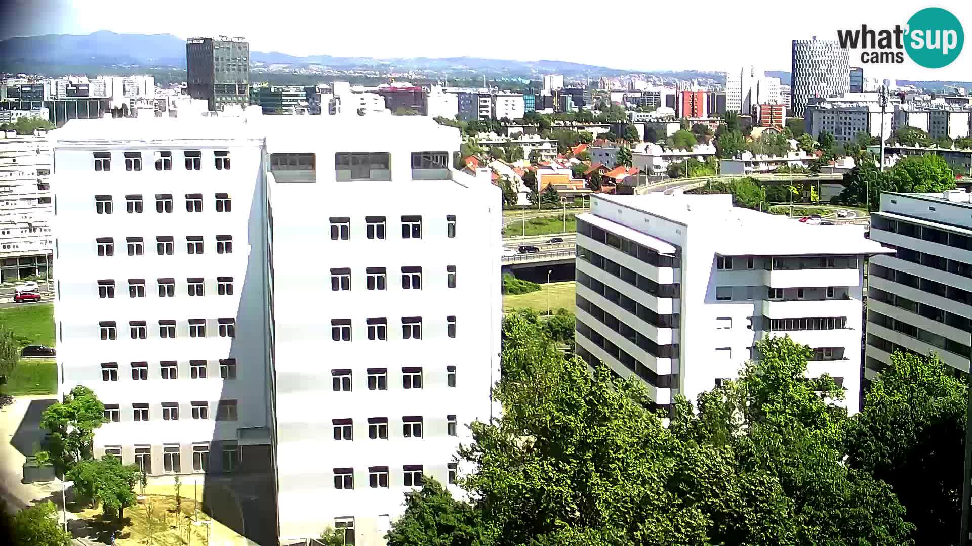 Rond-point en direct traversant les avenues Slavonska et Marin Držić à Zagreb webcam