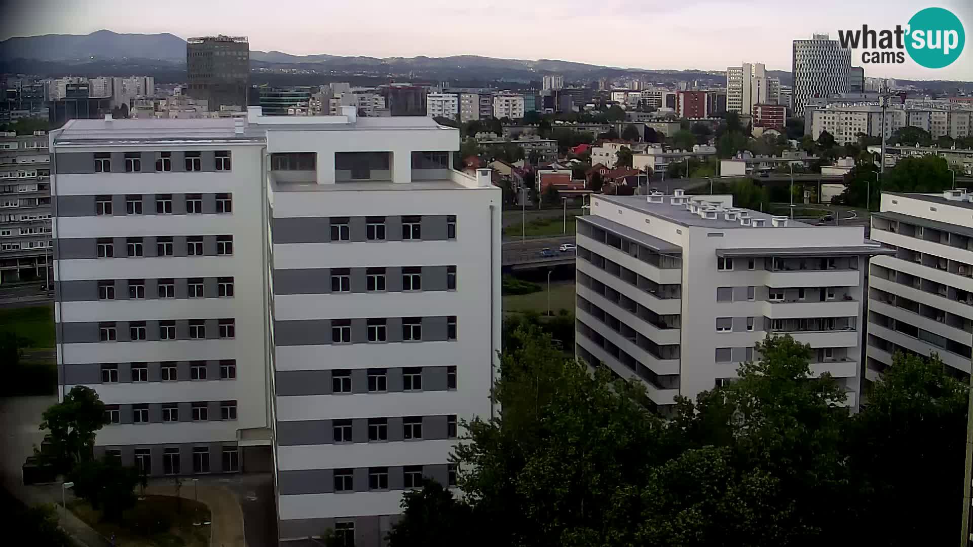 Live-Kreisverkehr Slavonska und Marin Držić Avenue zur Zagreb Webcam