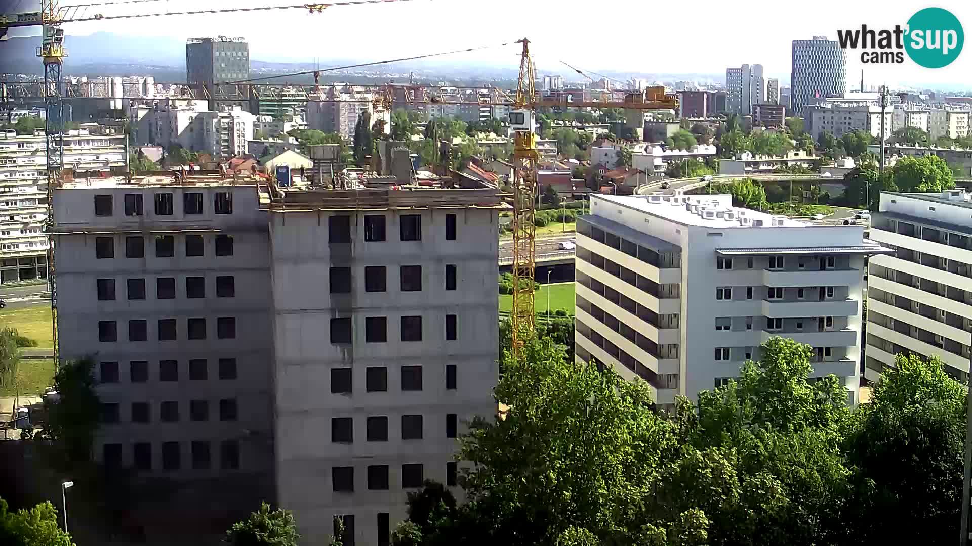 Rotonda en vivo que cruza Slavonska y Marin Držić Avenue en Zagreb webcam