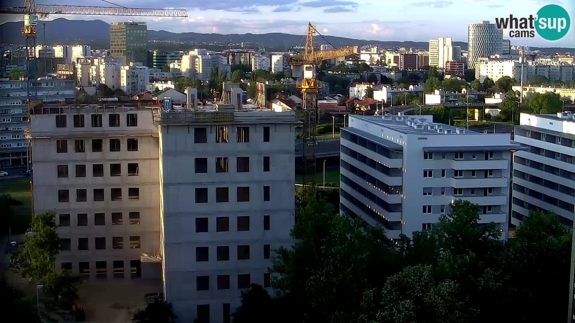 Web kamera Petlja Slavonska – Držićeva  – Zagreb Live