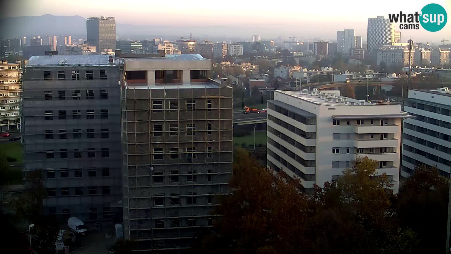 Rond-point en direct traversant les avenues Slavonska et Marin Držić à Zagreb webcam