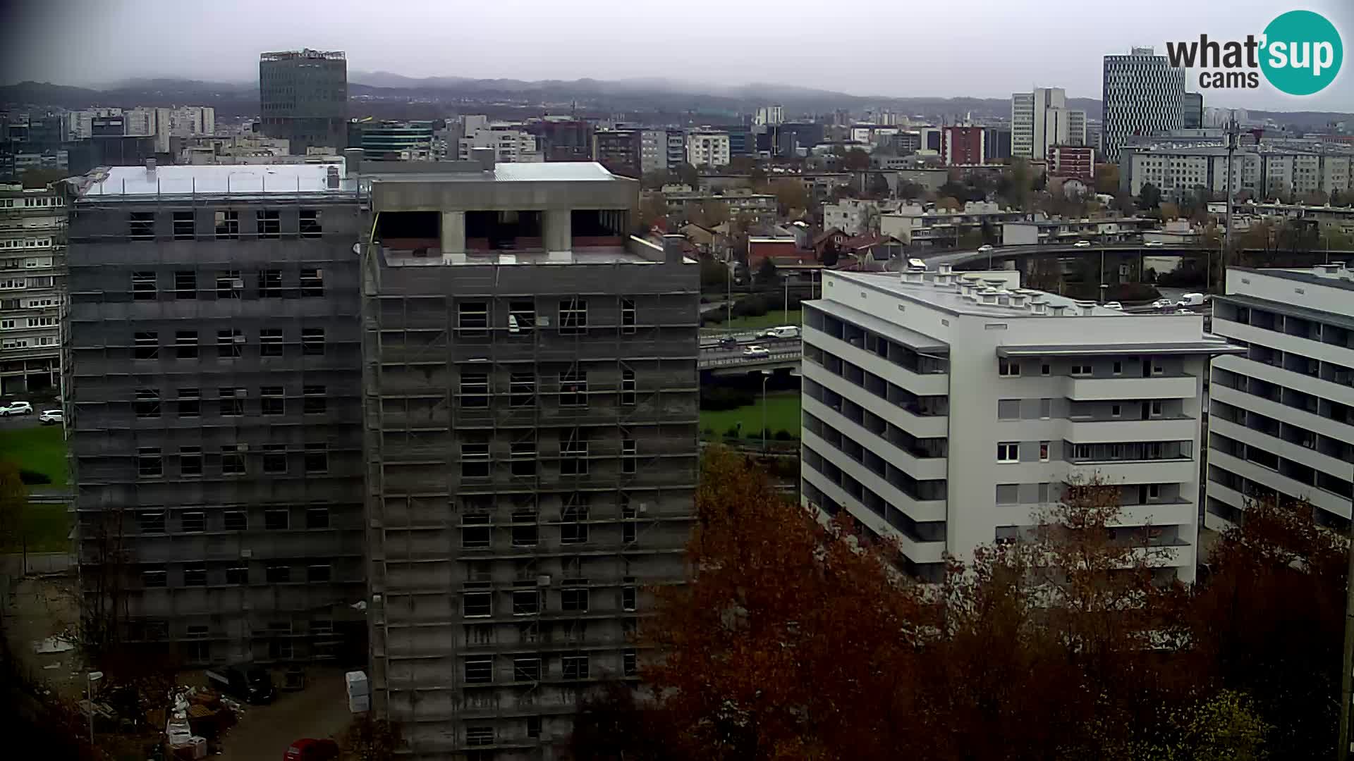 Rotonda en vivo que cruza Slavonska y Marin Držić Avenue en Zagreb webcam